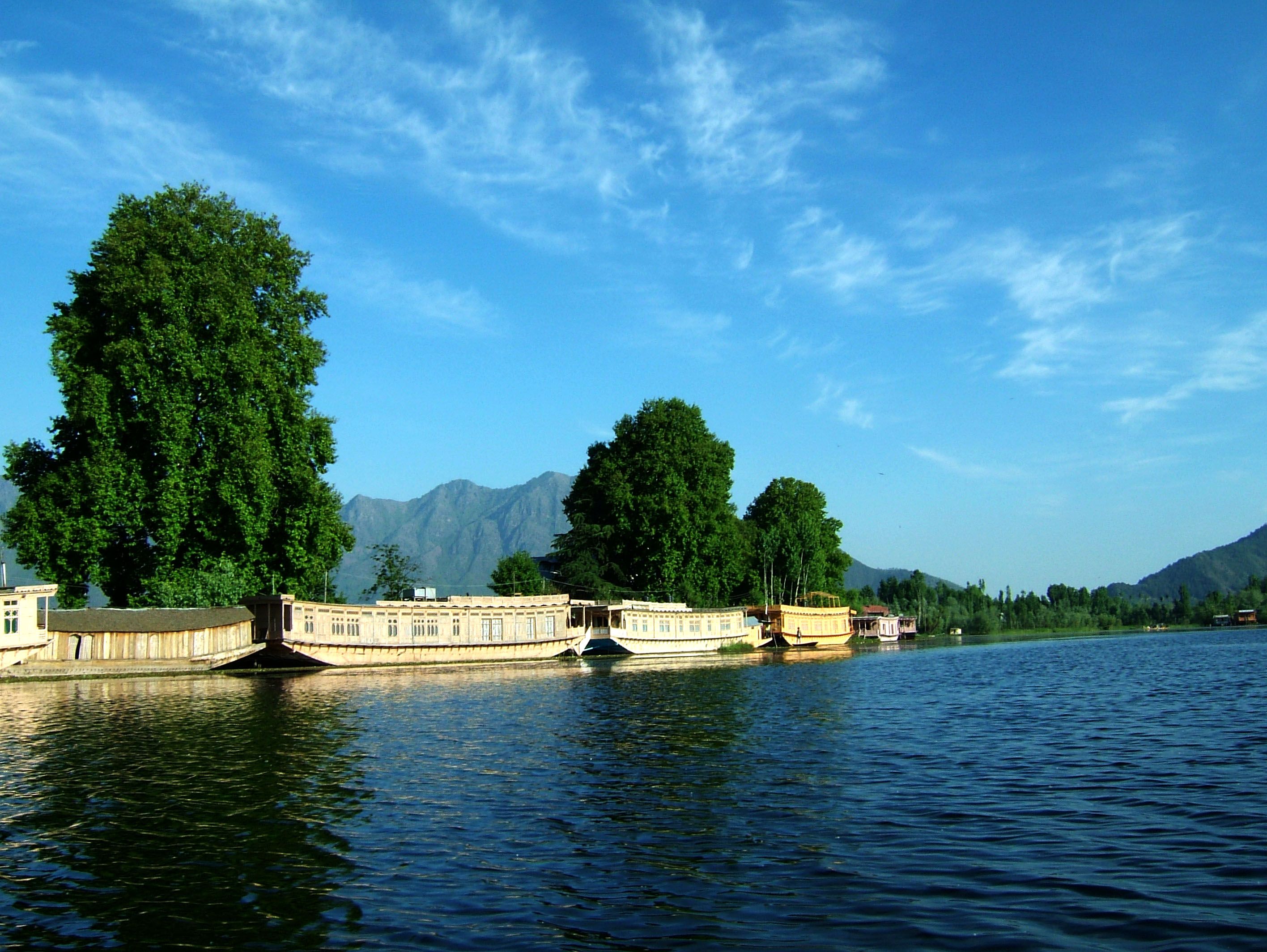 Srinagar Lake Srinagar Kashmir .itl.cat