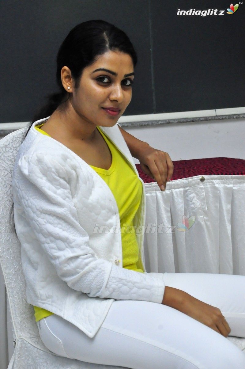 Satna Titus Photo Actress .indiaglitz.com