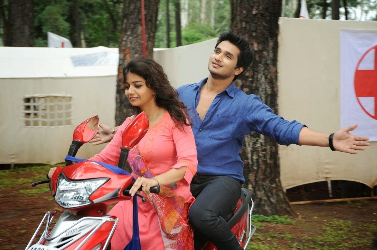 Karthikeya Movie Latest Stills .hotphotosinsaree.blogspot.com