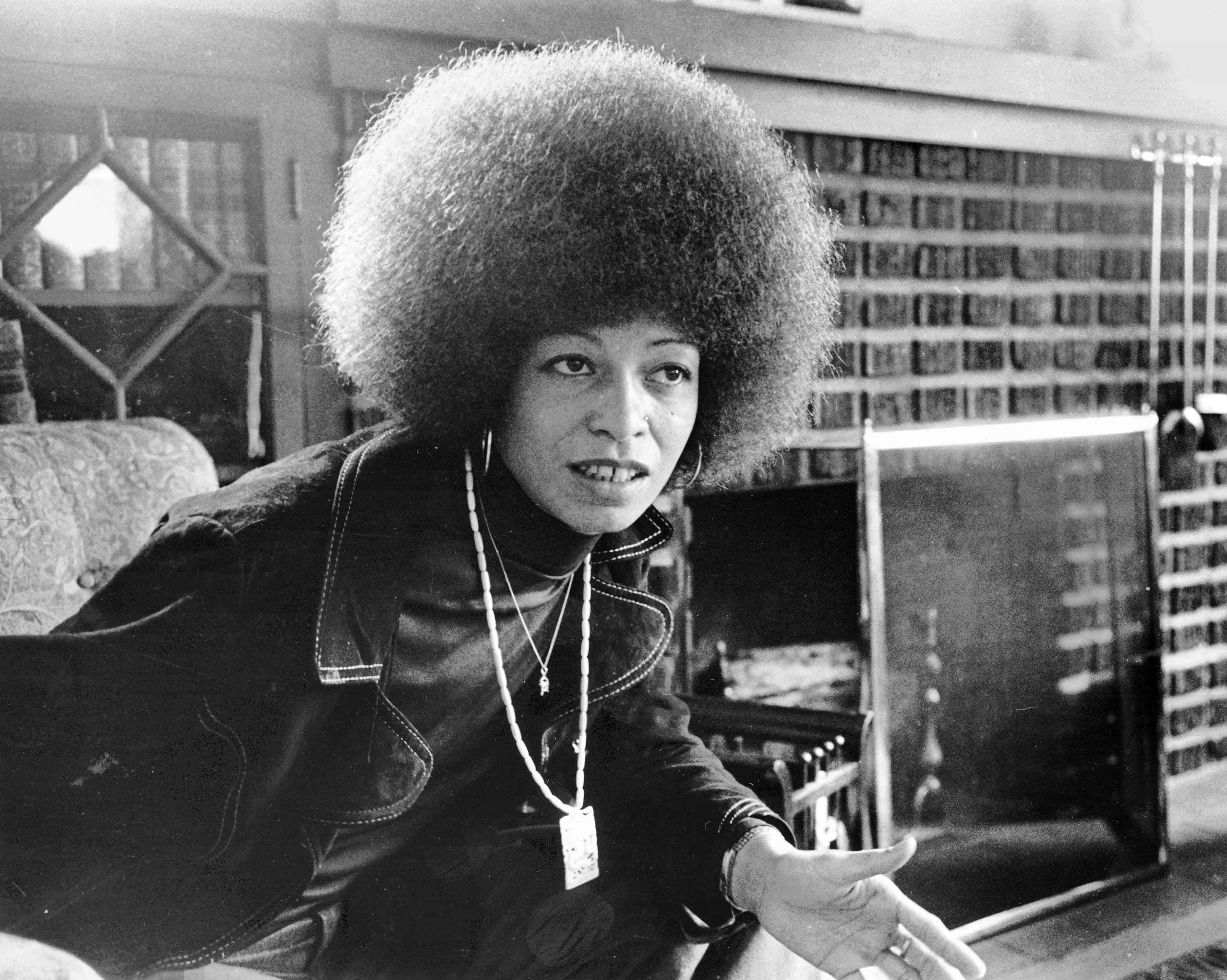 Angela Davis Wallpapers - Wallpaper Cave