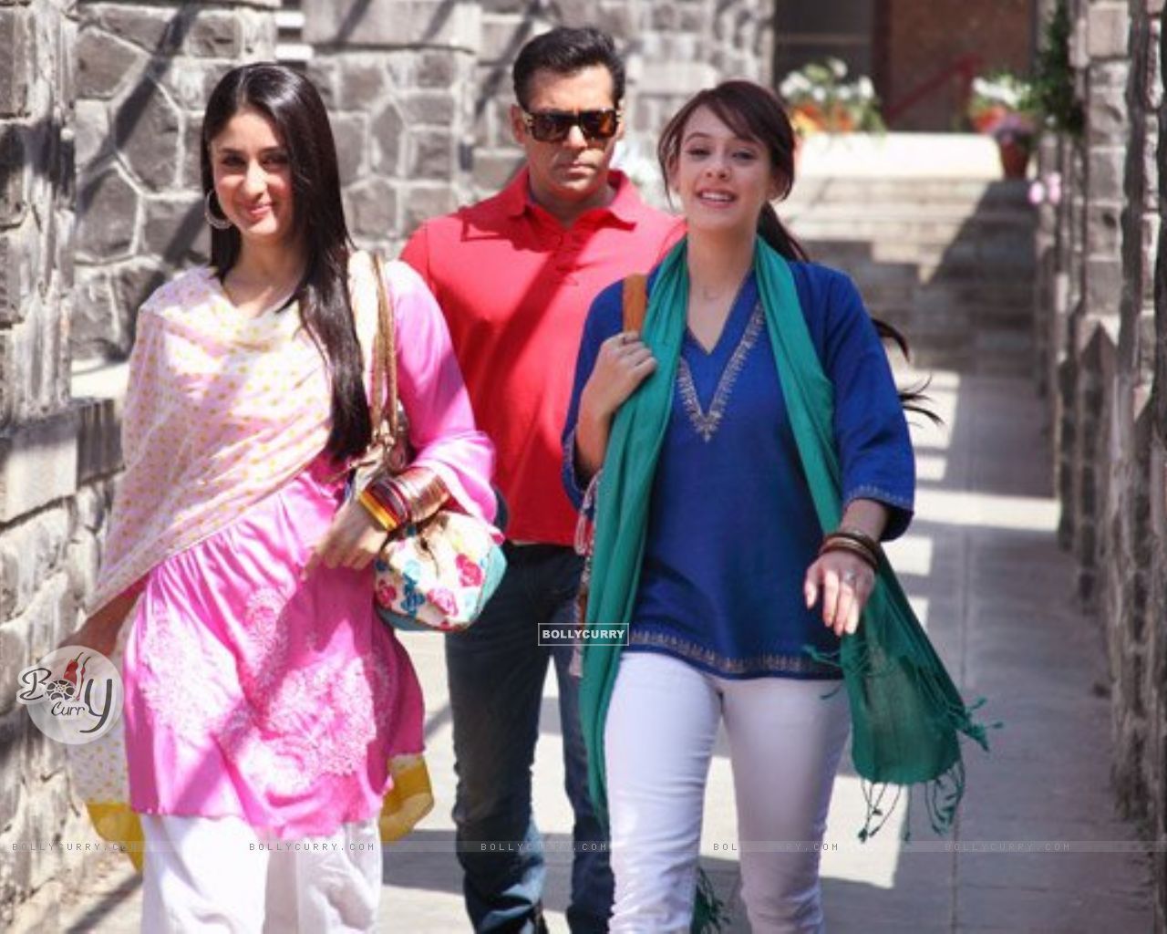 Salman Khan with Kareena Kapoor in .bollycurry.com