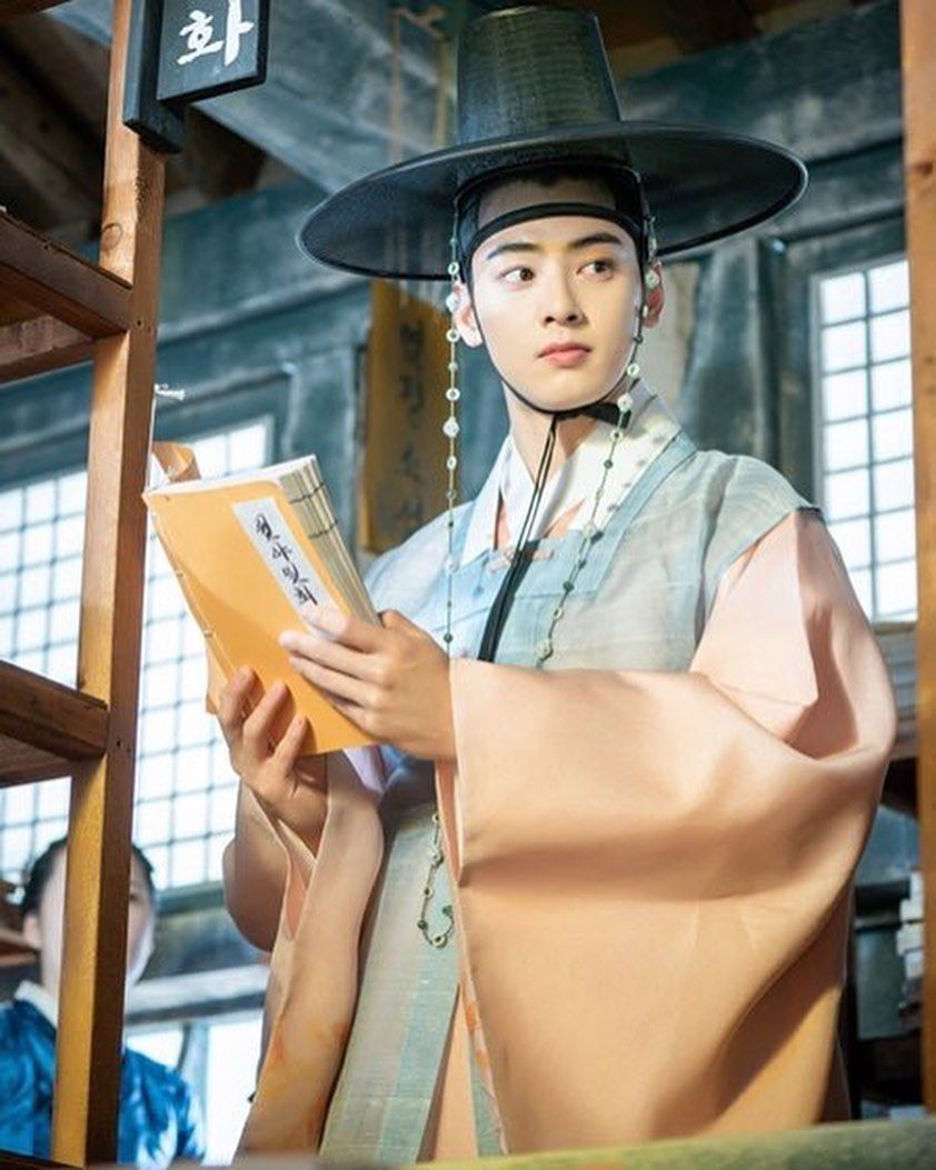 Cha Eun Woo Rookie Historian Idolkoreanidolkpop.blogspot.com