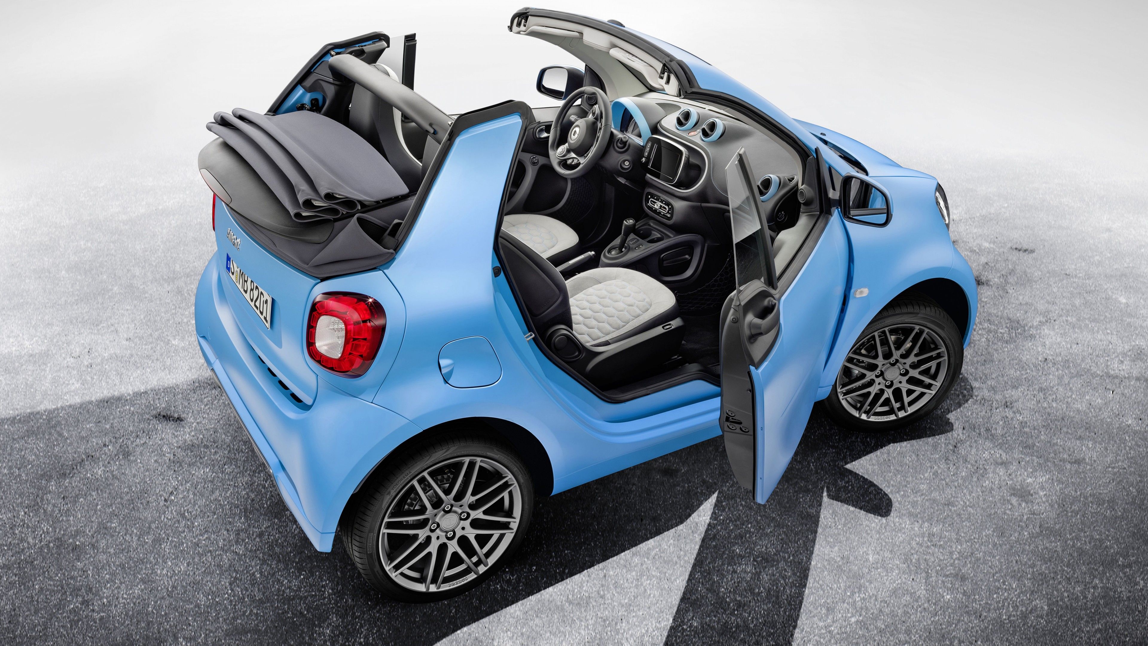 Машина Smart Fortwo