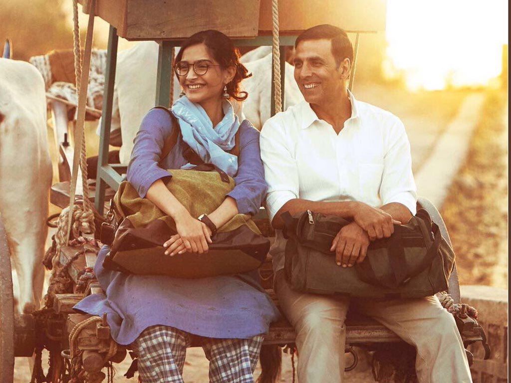 Padman HQ Movie Wallpaper. Padman HD .wallpaper.oneindia.com