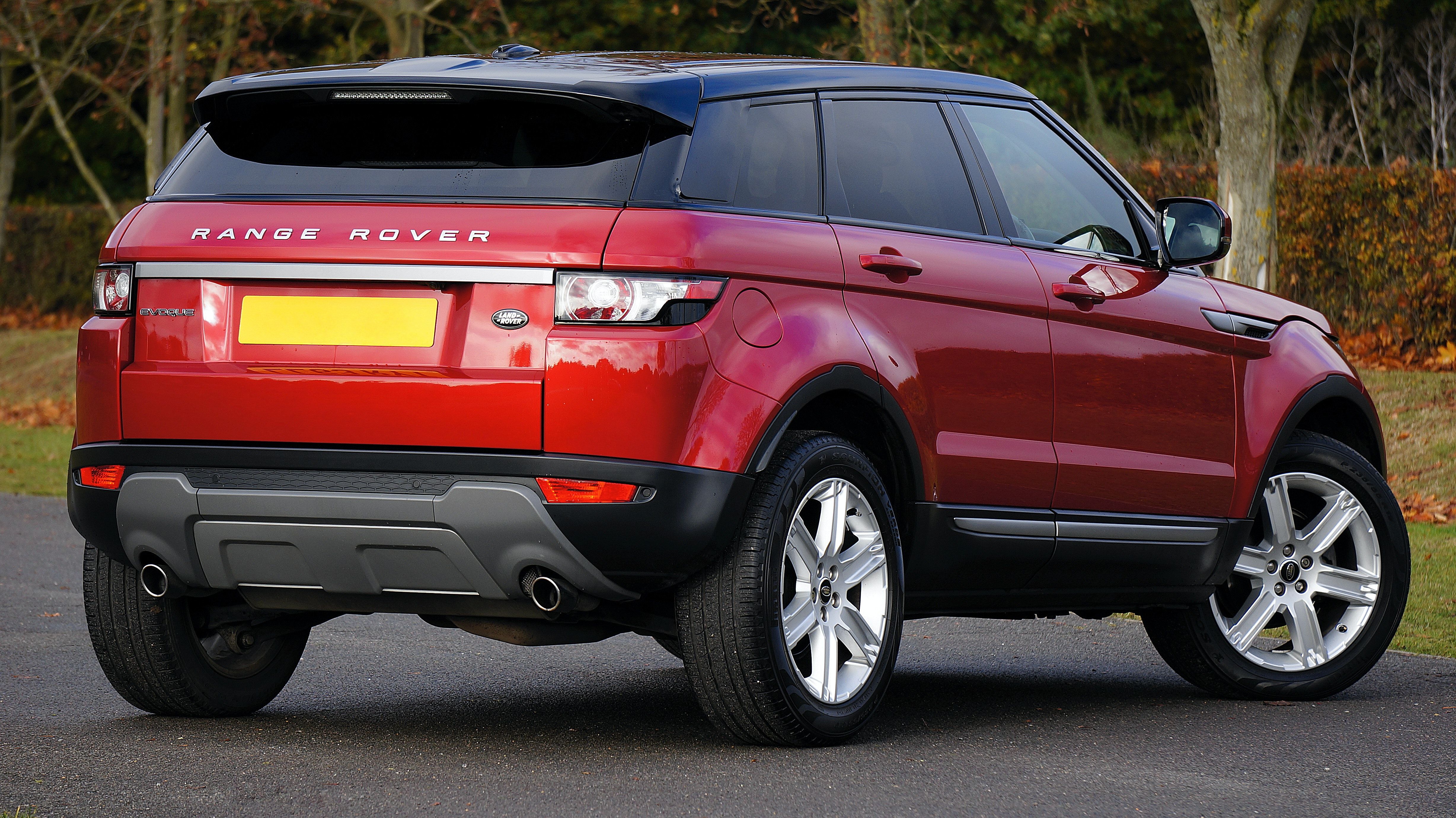 Red Land Rover Range Rover · Free Stock .pexels.com