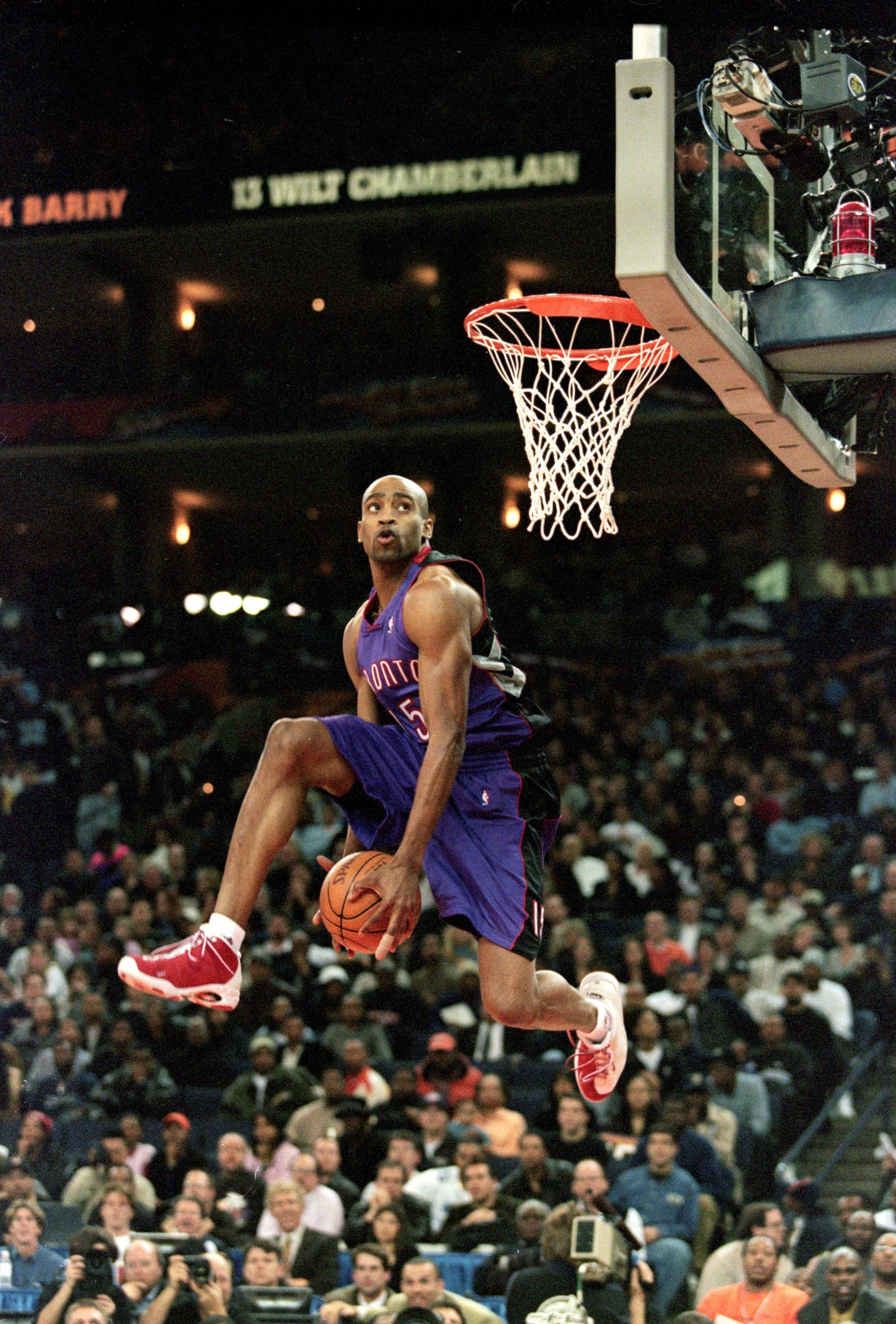 The best photo from Vince Carter's legendary dunk contest performance 20 years ago