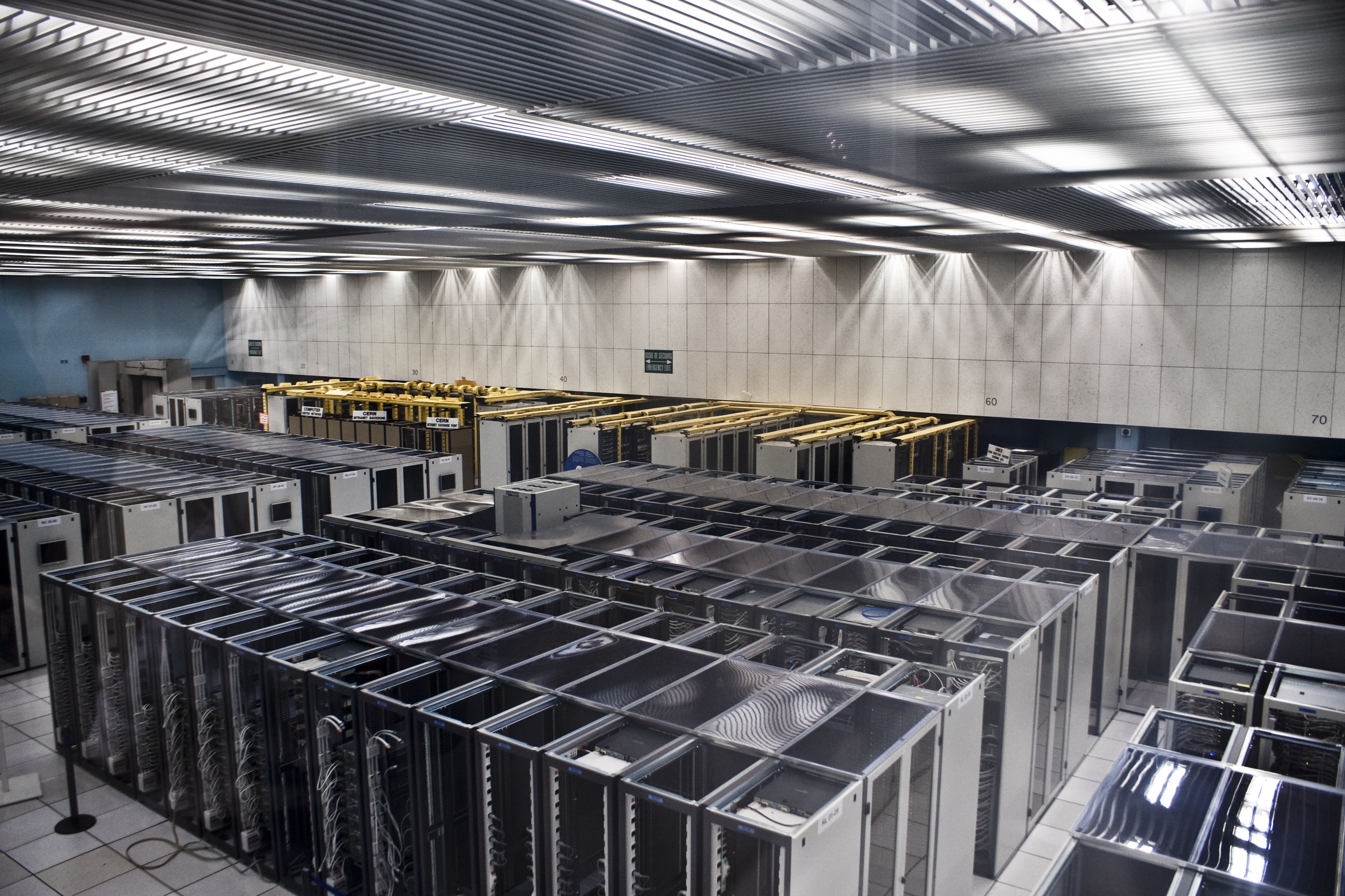Server room in CERN, Another Wallpaper .thecustomizewindows.com