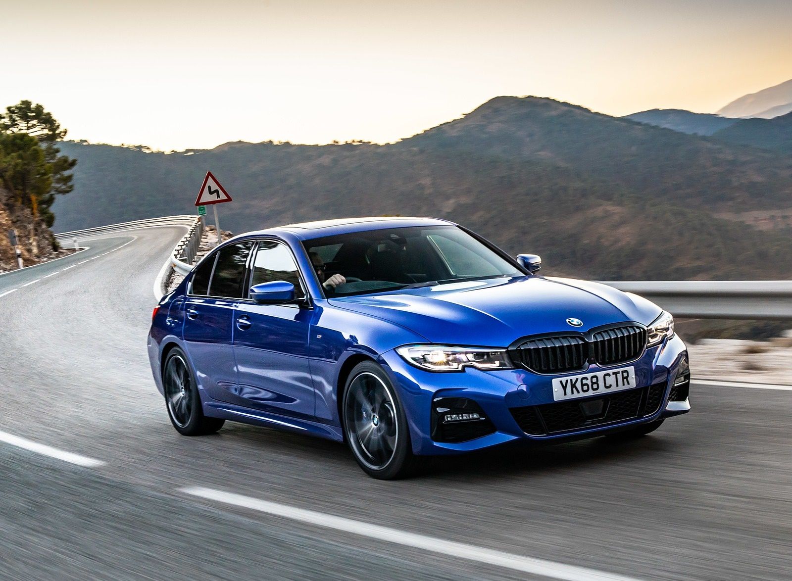 BMW 3 Series (UK Spec) Wallpaper .newcarcars.com