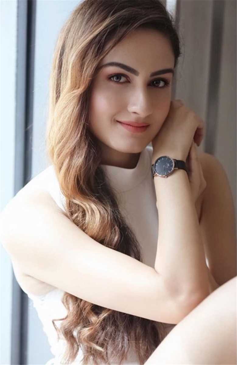 Zaara Yesmin Latest Hot Photoshoot 48030adsdesi.com