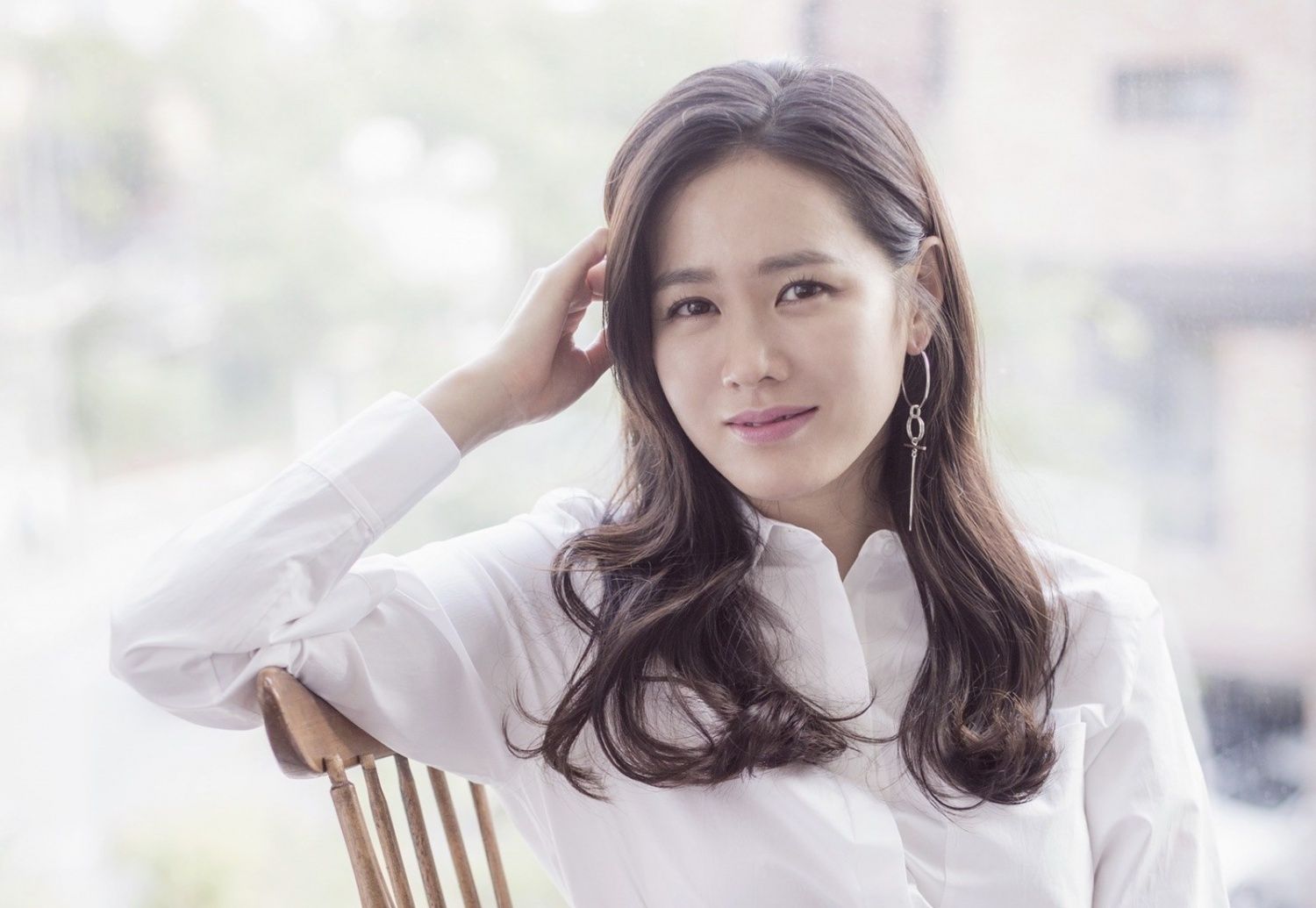 Lead Actress Son Ye Jin Went .kdramastars.com