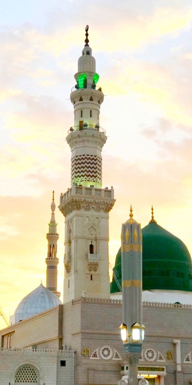 Al Masjid An Nabawi Saudi Arabia Al Haram Medina Madinah Stock Photo -  Download Image Now - iStock