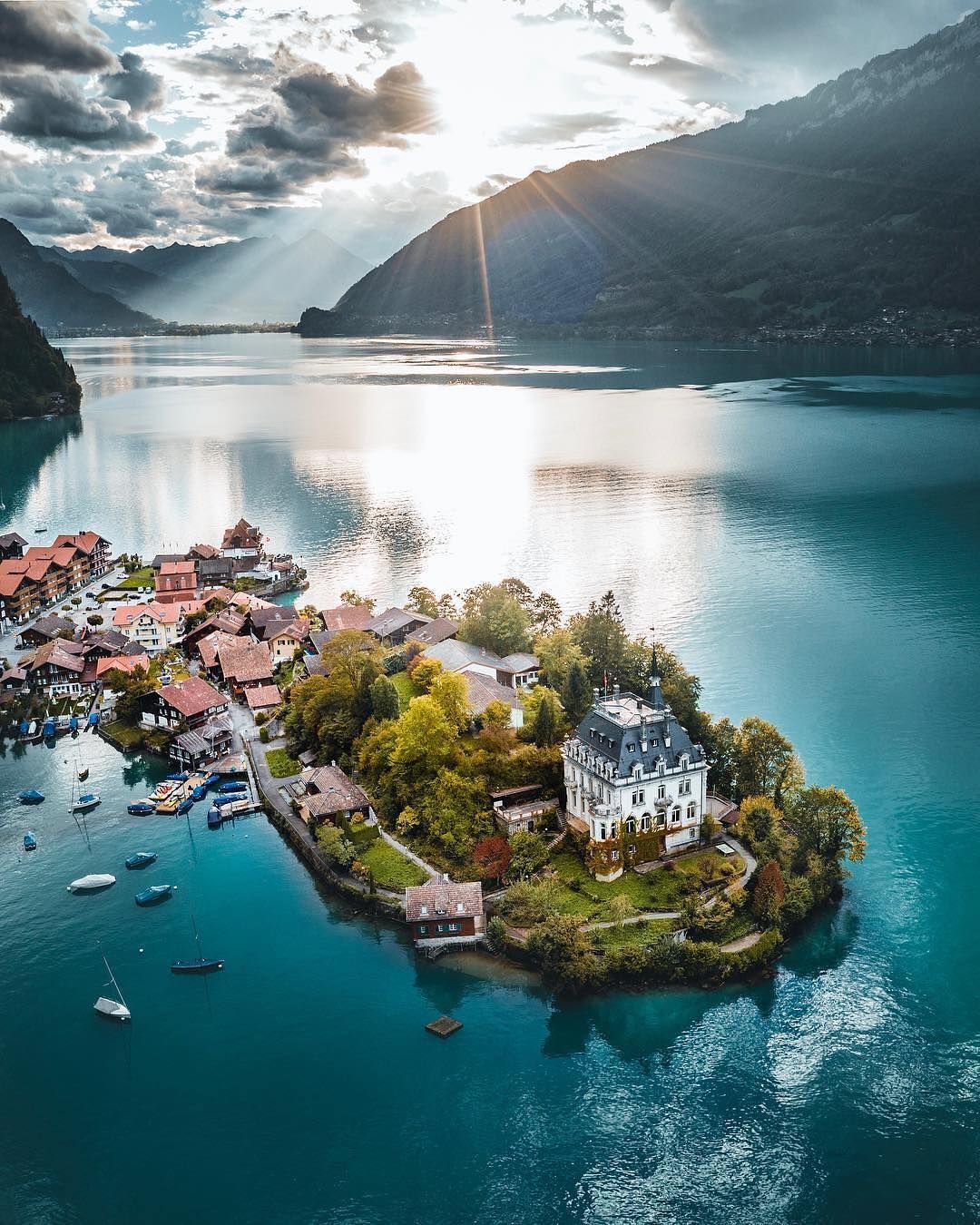 Lake Brienz, #Iseltwald, Switzerland .com