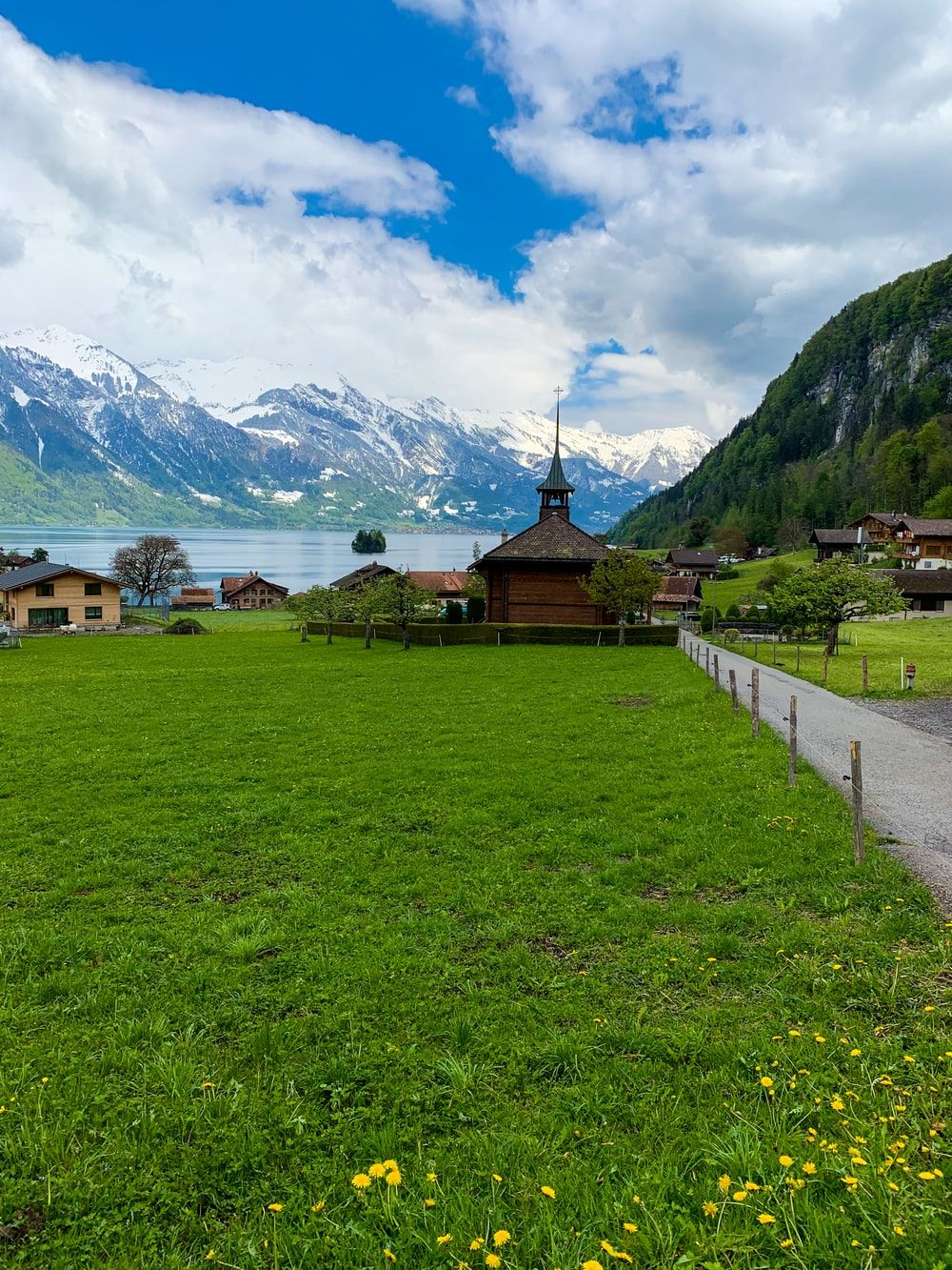 Lake Brienz, Switzerland Picture .com
