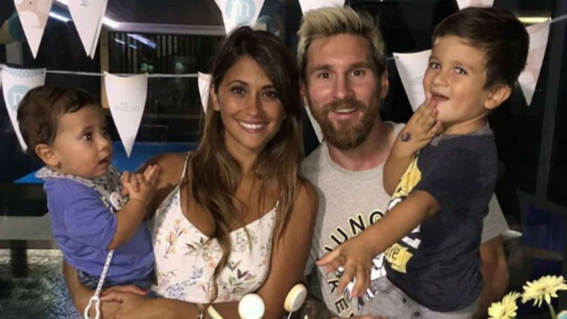 Messi And Antonella Wallpapers - Wallpaper Cave