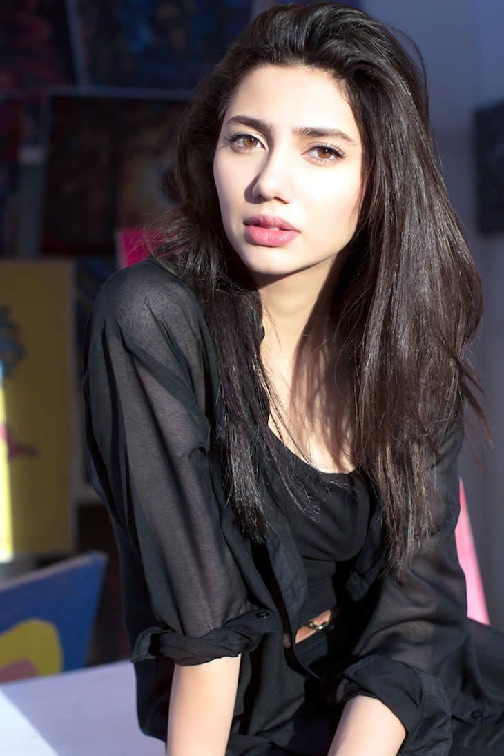 Mahira Khan Boyfriends, Age, Bio, famousworldstars.com