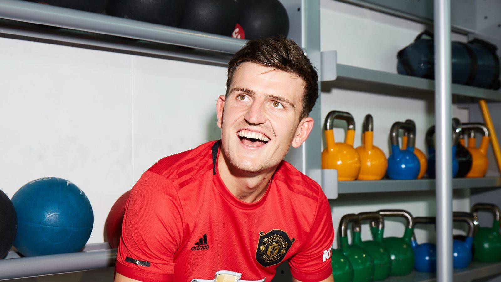 Harry Maguire: Manchester United pay .skysports.com