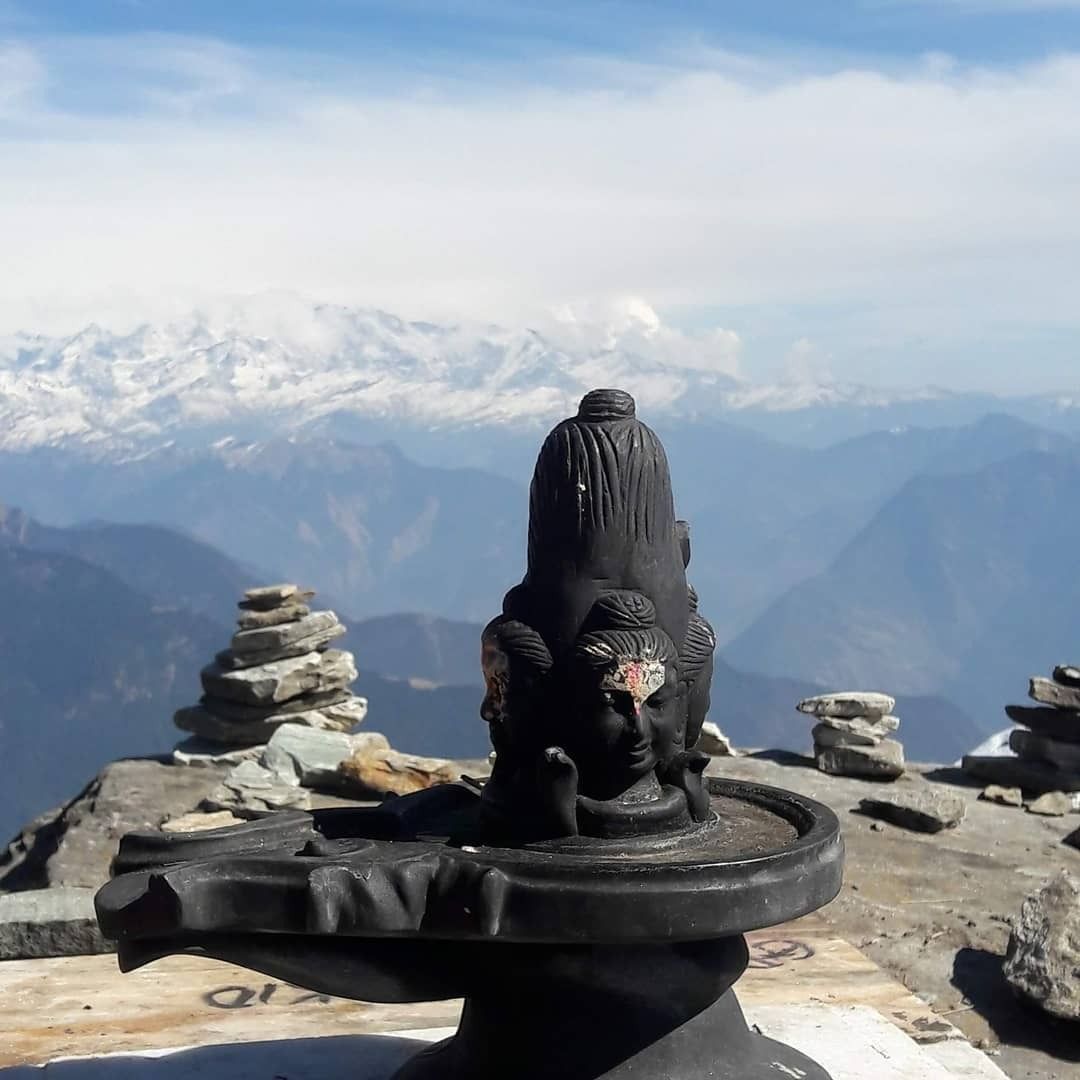 Panchamukha Shiva Linga on top.com