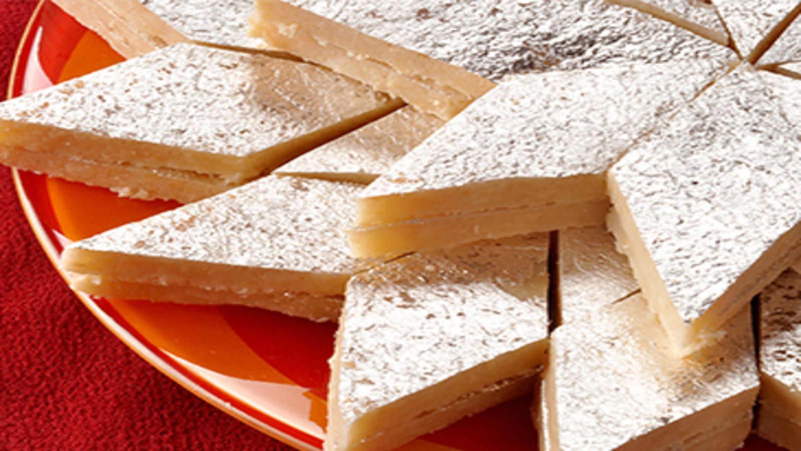 Watch: How to make Kaju Katli Foodrecipes.timesofindia.com