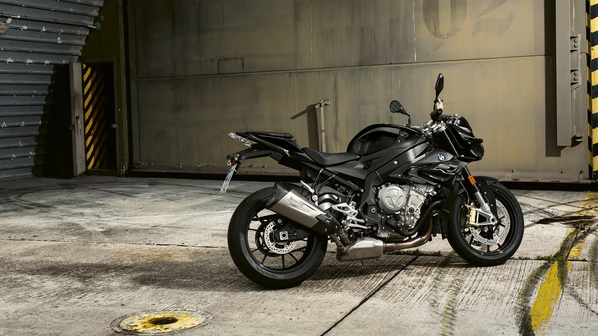 BMW S 1000 R Specs, Features .webbikeworld.com