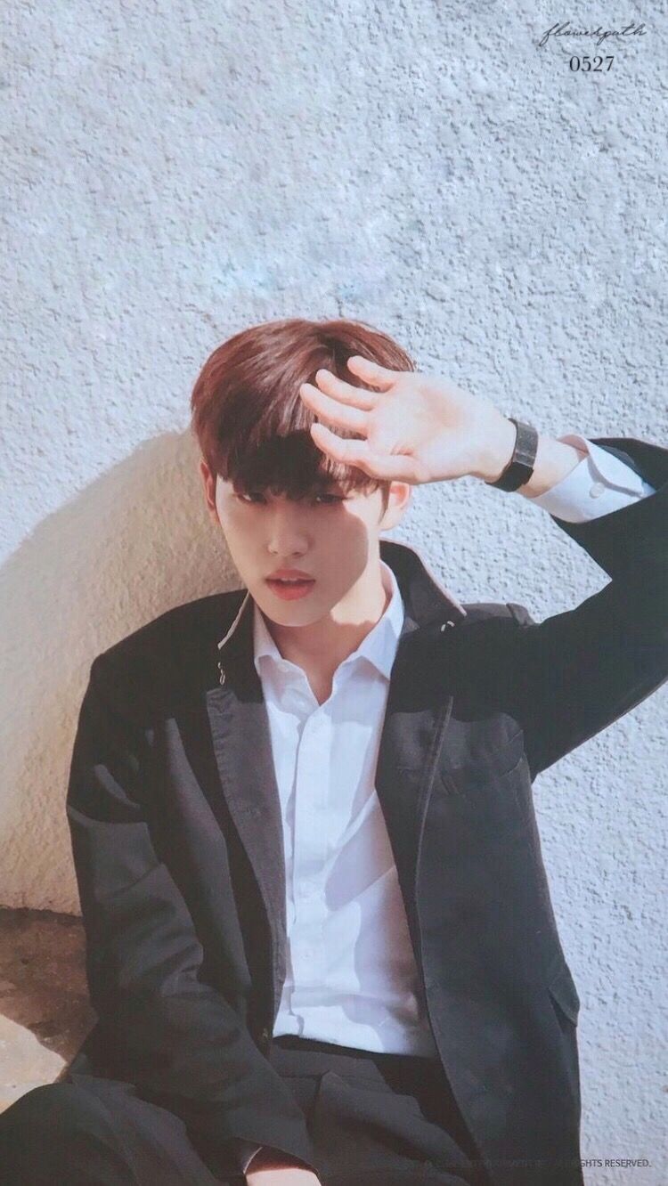 Pentagon Hongseok Wallpaper. Pentagon hongseok, Pentagon, Fitness art