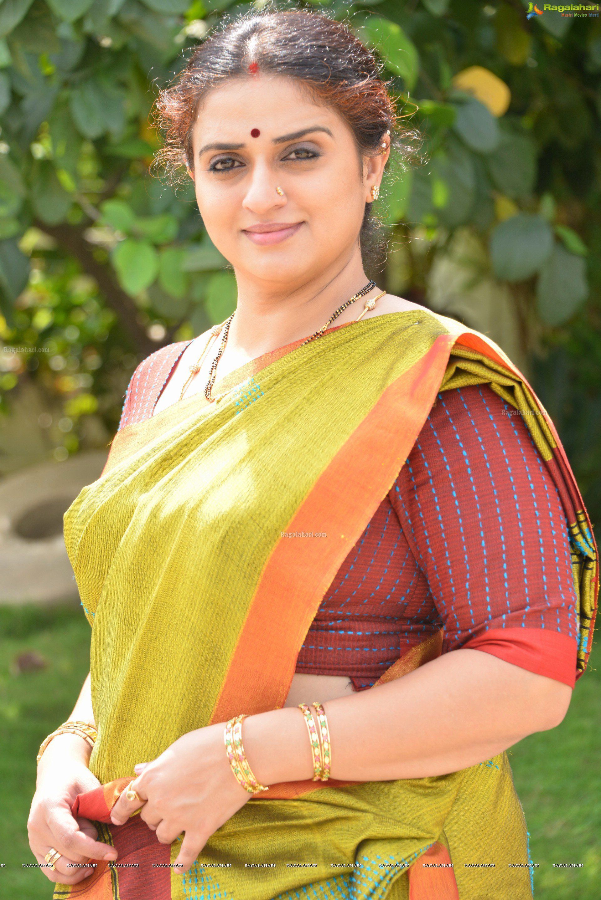 Telugu Actress HD Wallpaper Free .wallpaperaccess.com