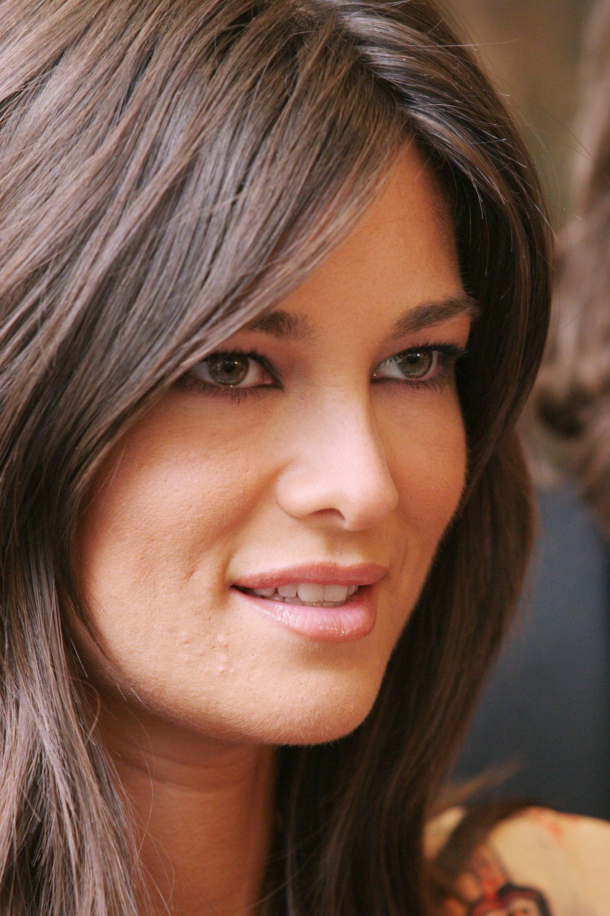 Beauty: Manuela Arcuri Colectionwall Blogs Beauty.blogspot.com