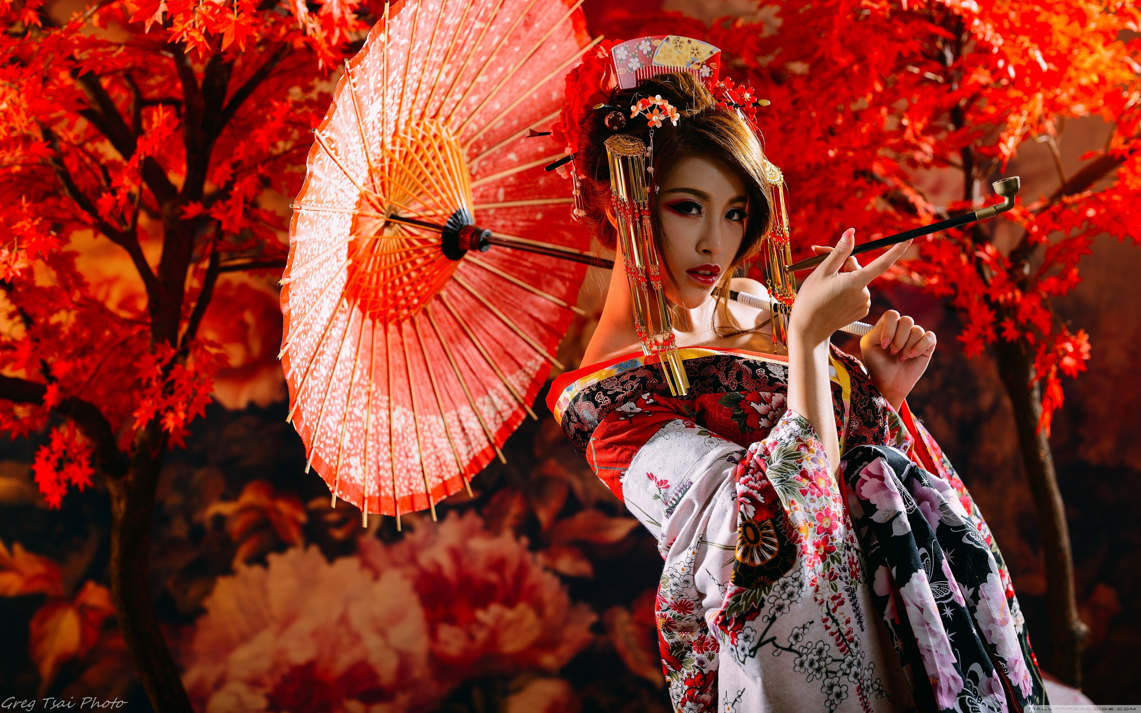 Traditional Japanese Woman Smoking Ultra HD Desktop Background Wallpaper for: Widescreen & UltraWide Desktop & Laptop