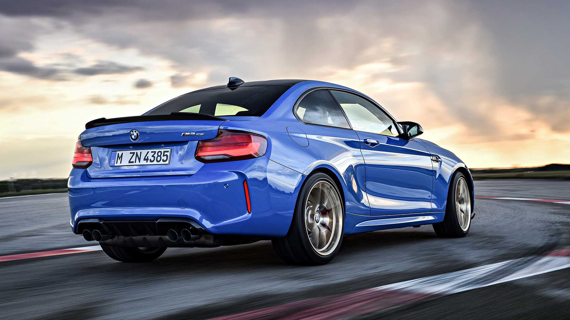 BMW M2 CS Debuts With More Power .motor1.com