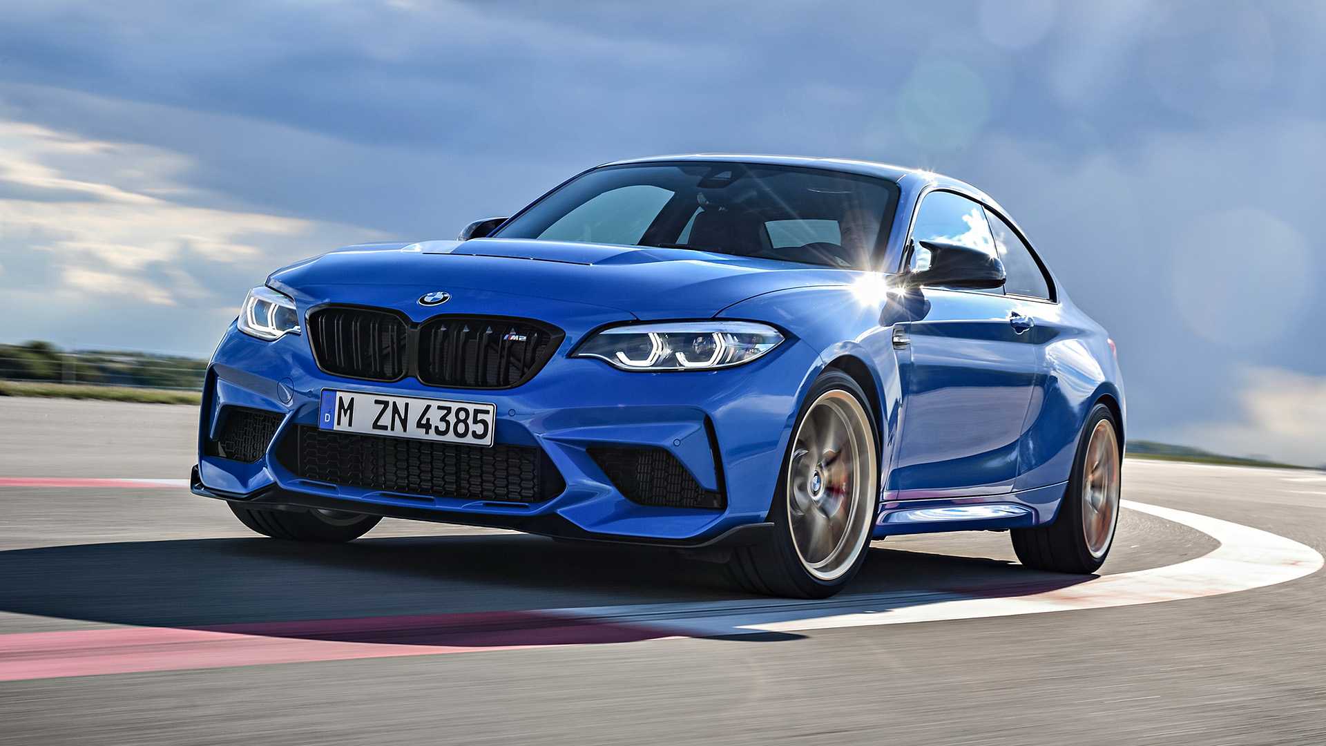 BMW M2 CS Debuts With More Power .motor1.com