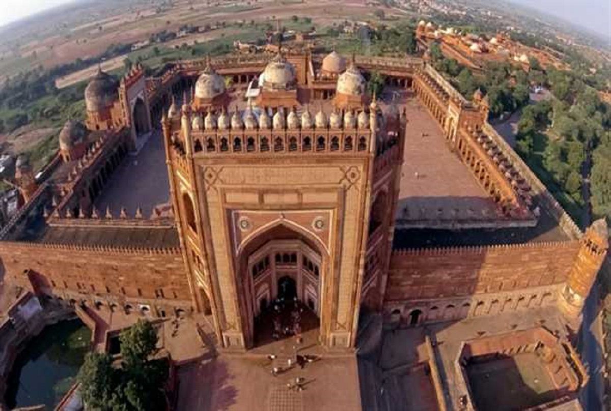 Fatehpur Sikri sealed after 26 .indiatvnews.com