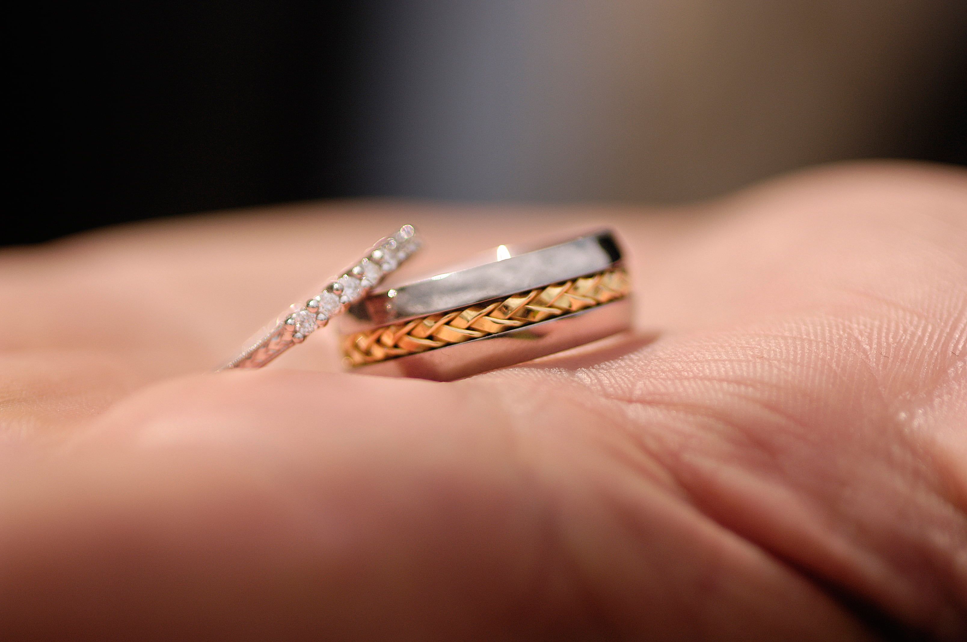 Diamond Gold Ring In Hand .teahub.io