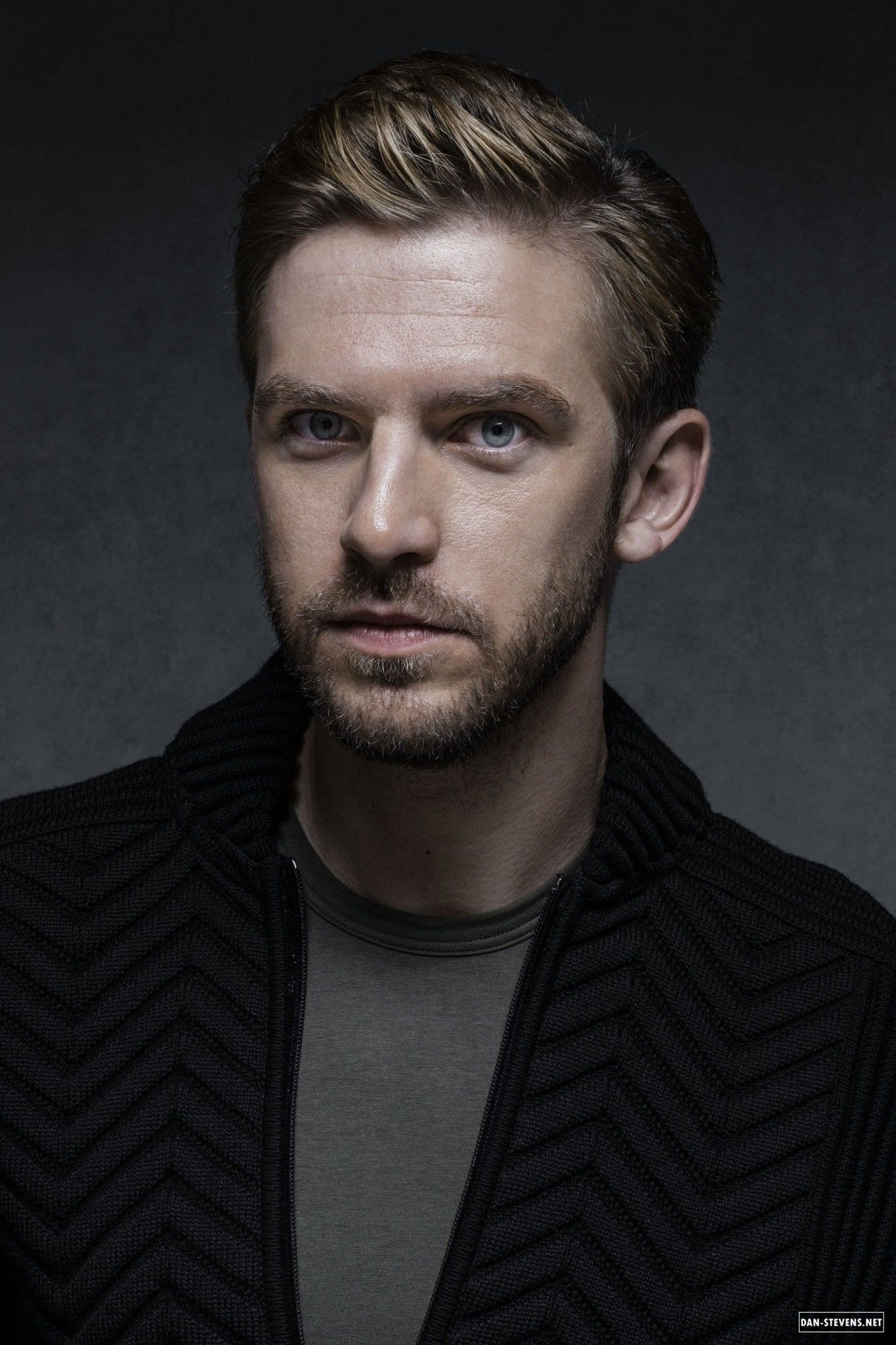 Дэн картинки. Дэн Стивенс {dan Stevens}. Дэн Стивенс гость. Дэн Стивенс короткая стрижка. Дэн Стивенс фото.