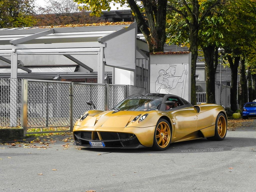 Golden Pagani Wallpapers - Wallpaper Cave