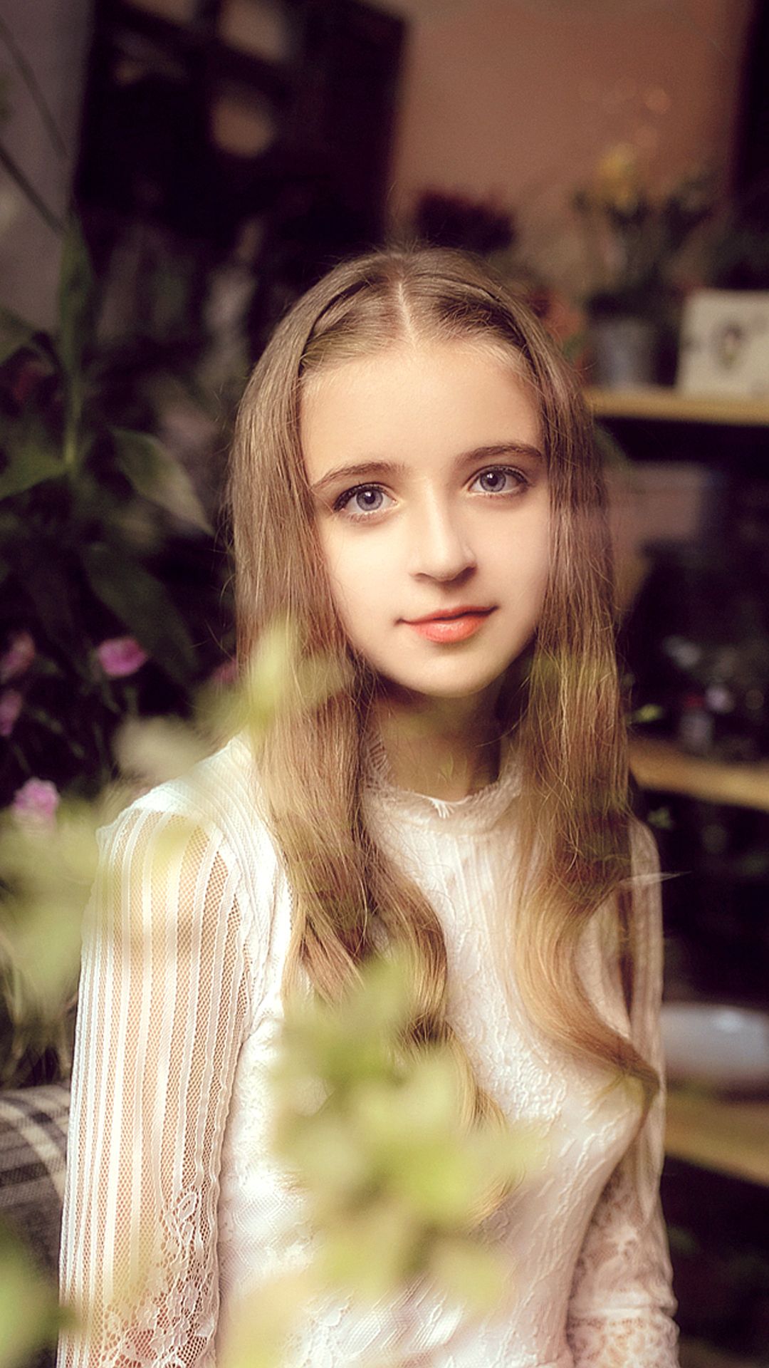 Pretty German girl Android wallpaper HD wallpaper