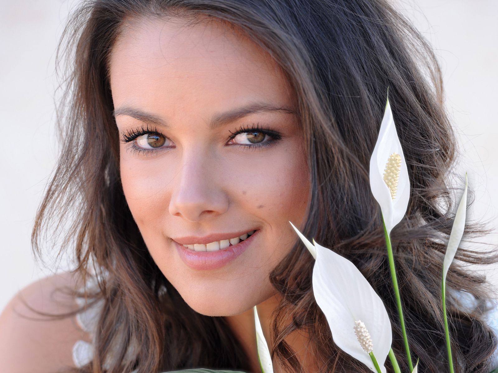Janina Uhse Wallpaper. Celebrity .com