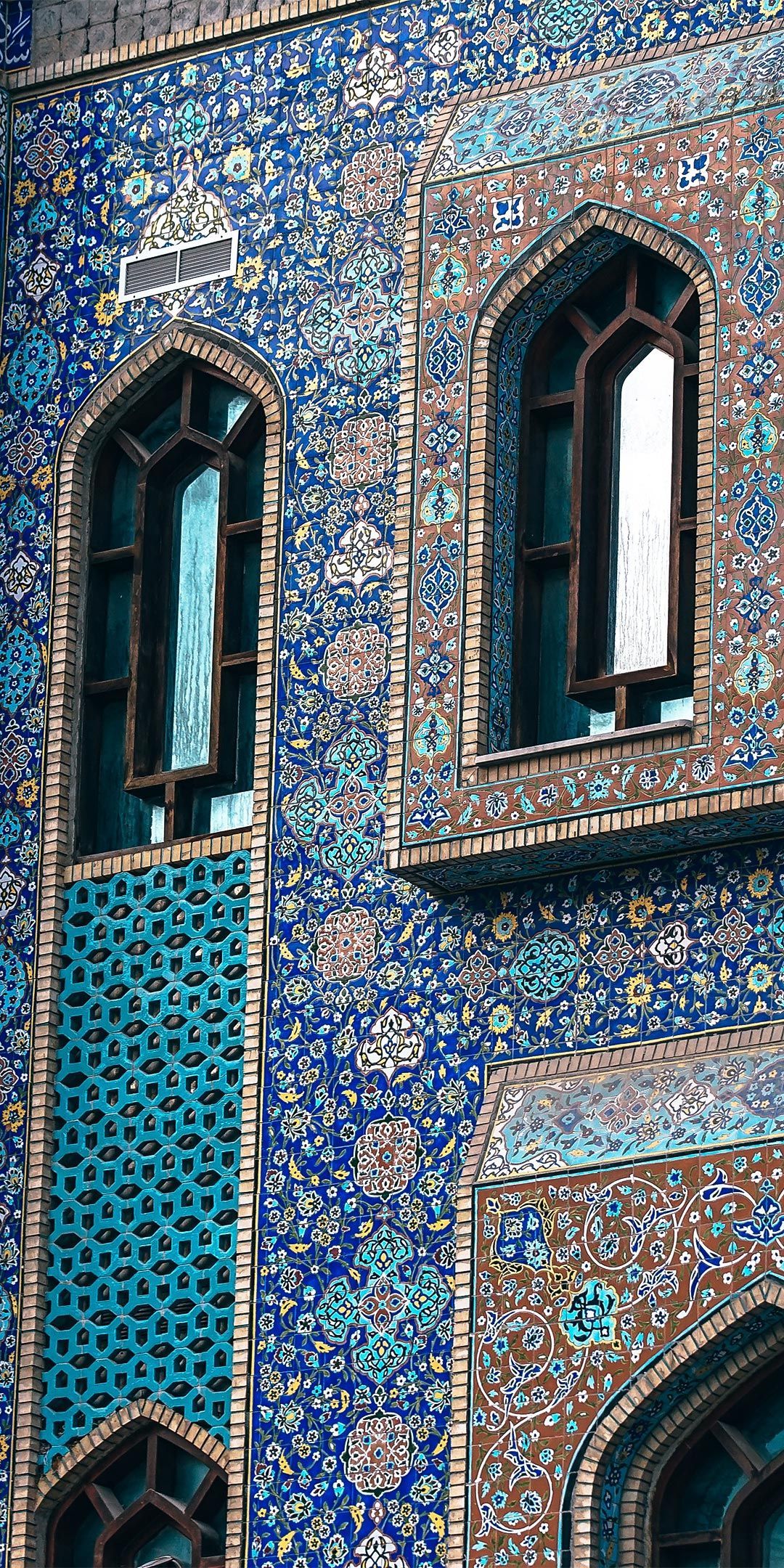 Iranian Mosque Dubai Smartphone Wallpaper. Islamic wallpaper, Architecture wallpaper, Iranian architecture