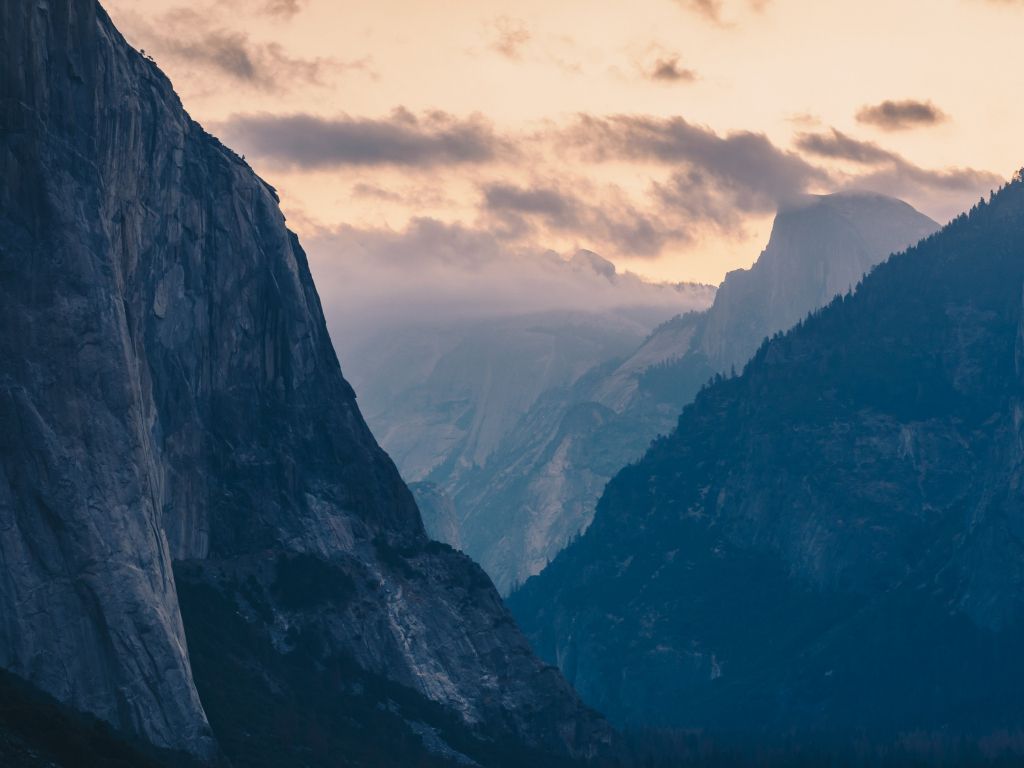 Sunrise Over Yosemite Valley CA wallpaper in 1024x768 resolution