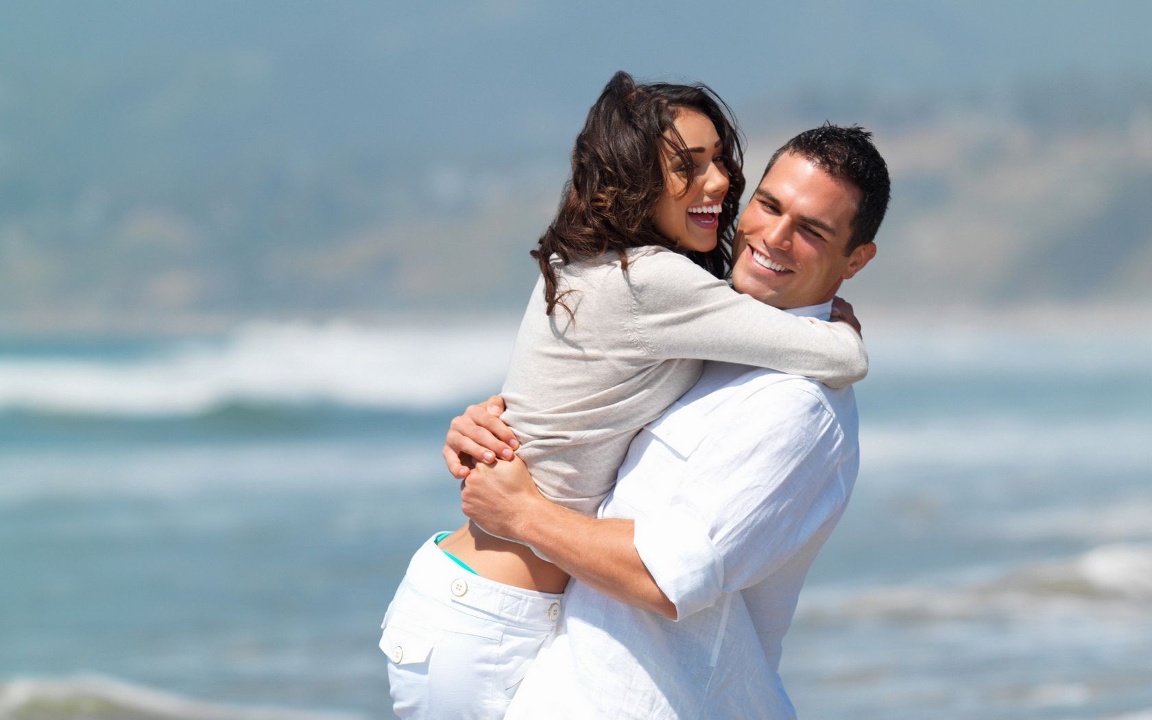 Woman Girl Boyfriend Beach Seashore Waves wallpaperx1050