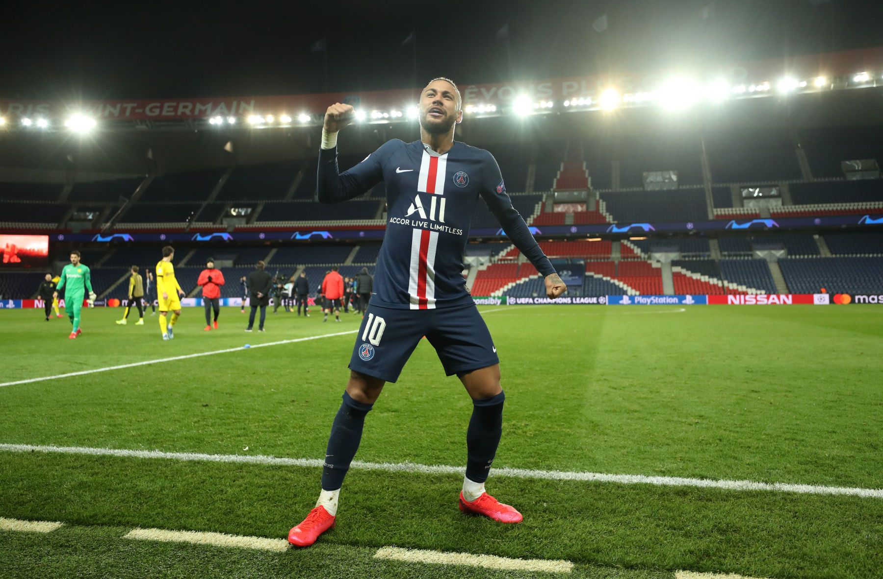 The Best Photo and Videos From PSG's Win Over Borussia Dortmund in the Champions League