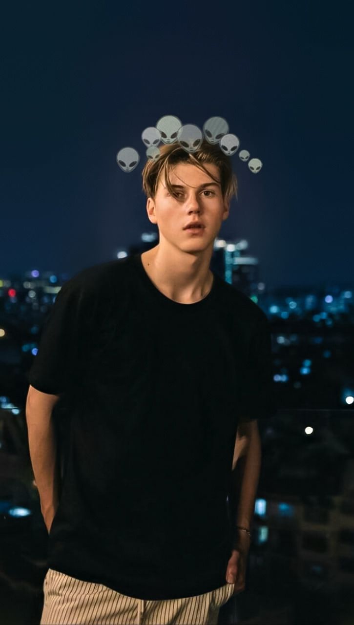 Pretty Boys Wallpaper