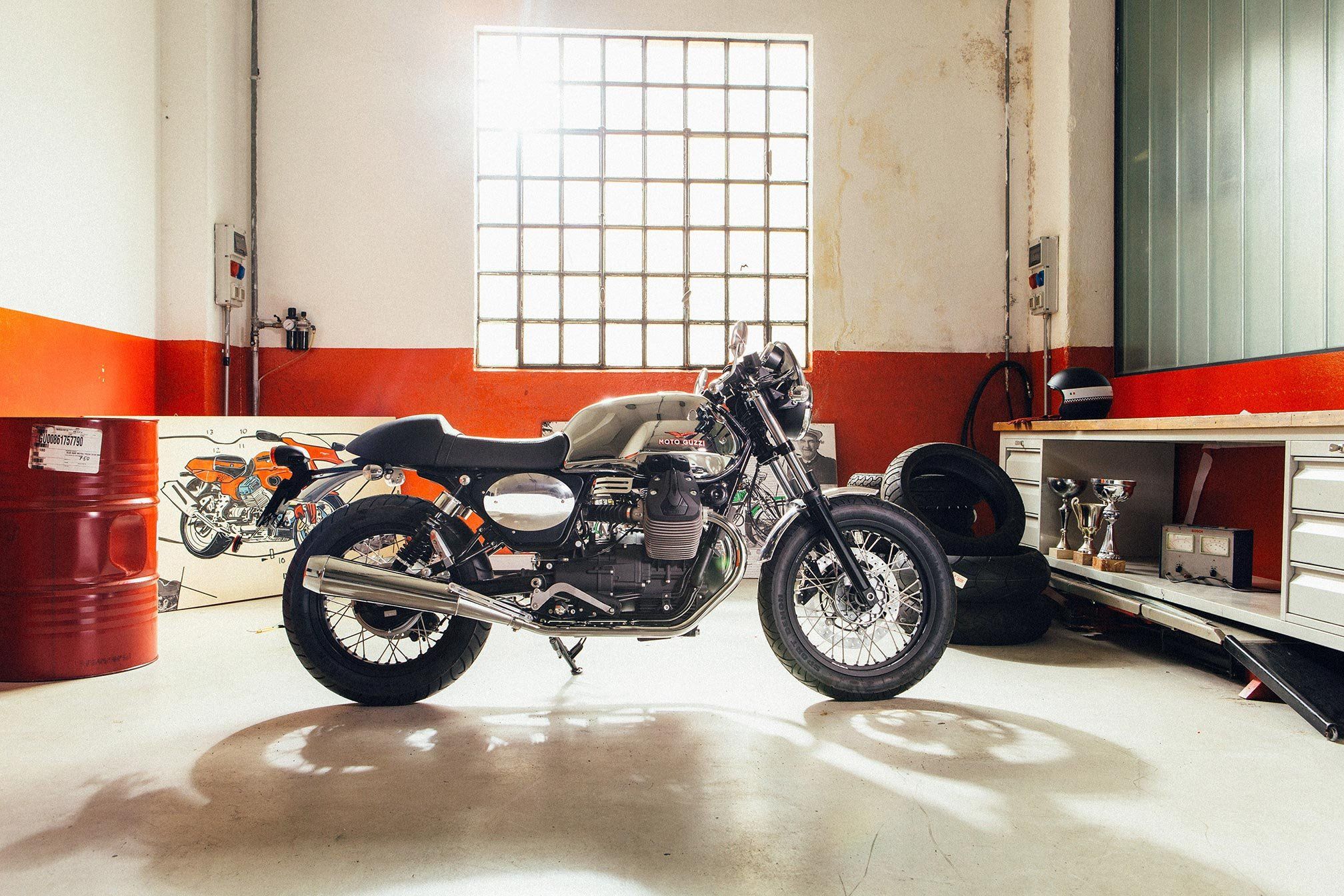 Moto Guzzi Garage V7II Dapper Kitbike Motorbike Motorcycle V 7 Wallpaperx1344