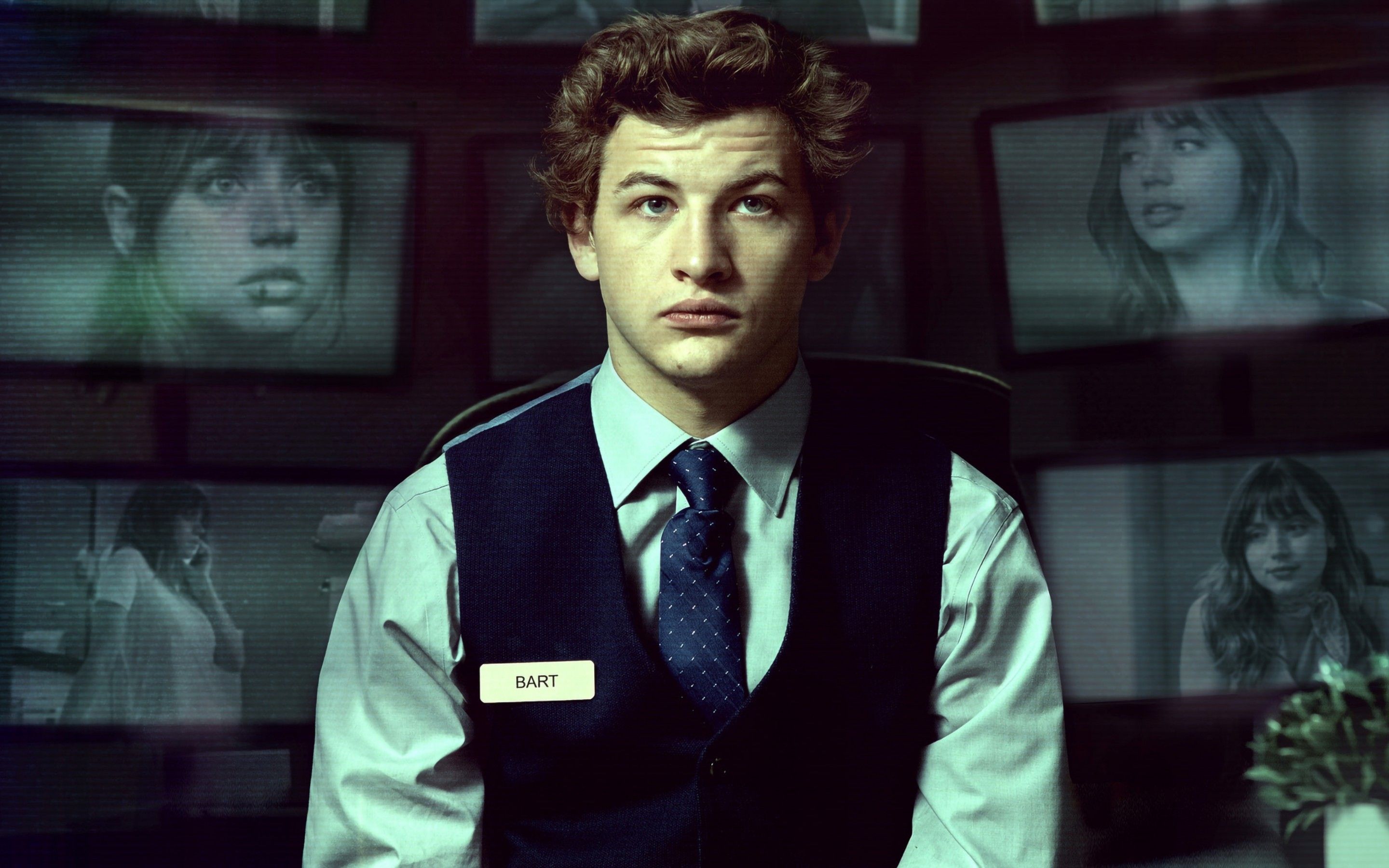 Download 2880x1800 The Night Clerk, Crime Movies, Tye Sheridan Wallpaper for MacBook Pro 15 inch