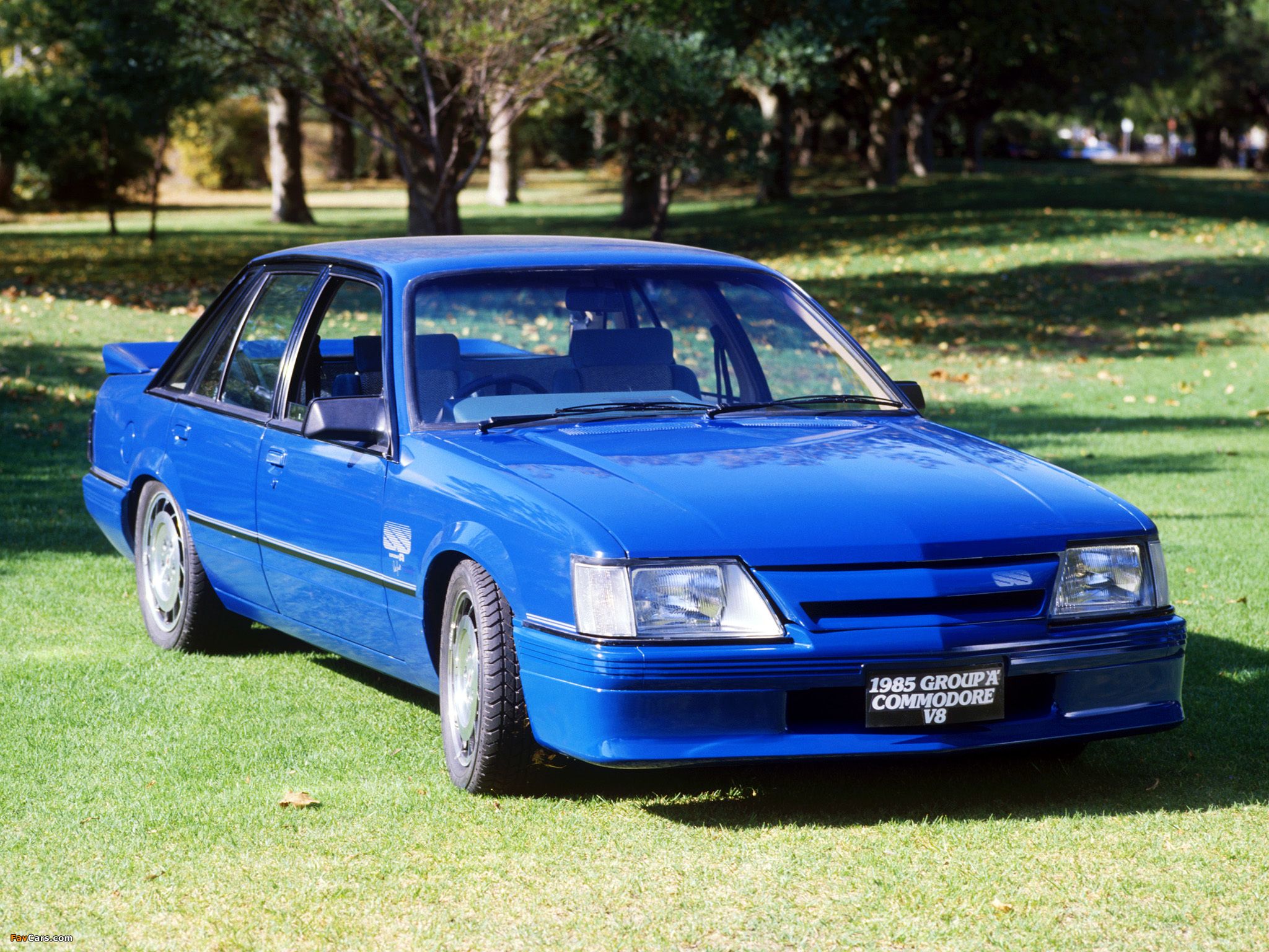 Holden VK Commodore SS Group A 1985 wallpaper (2048x1536)