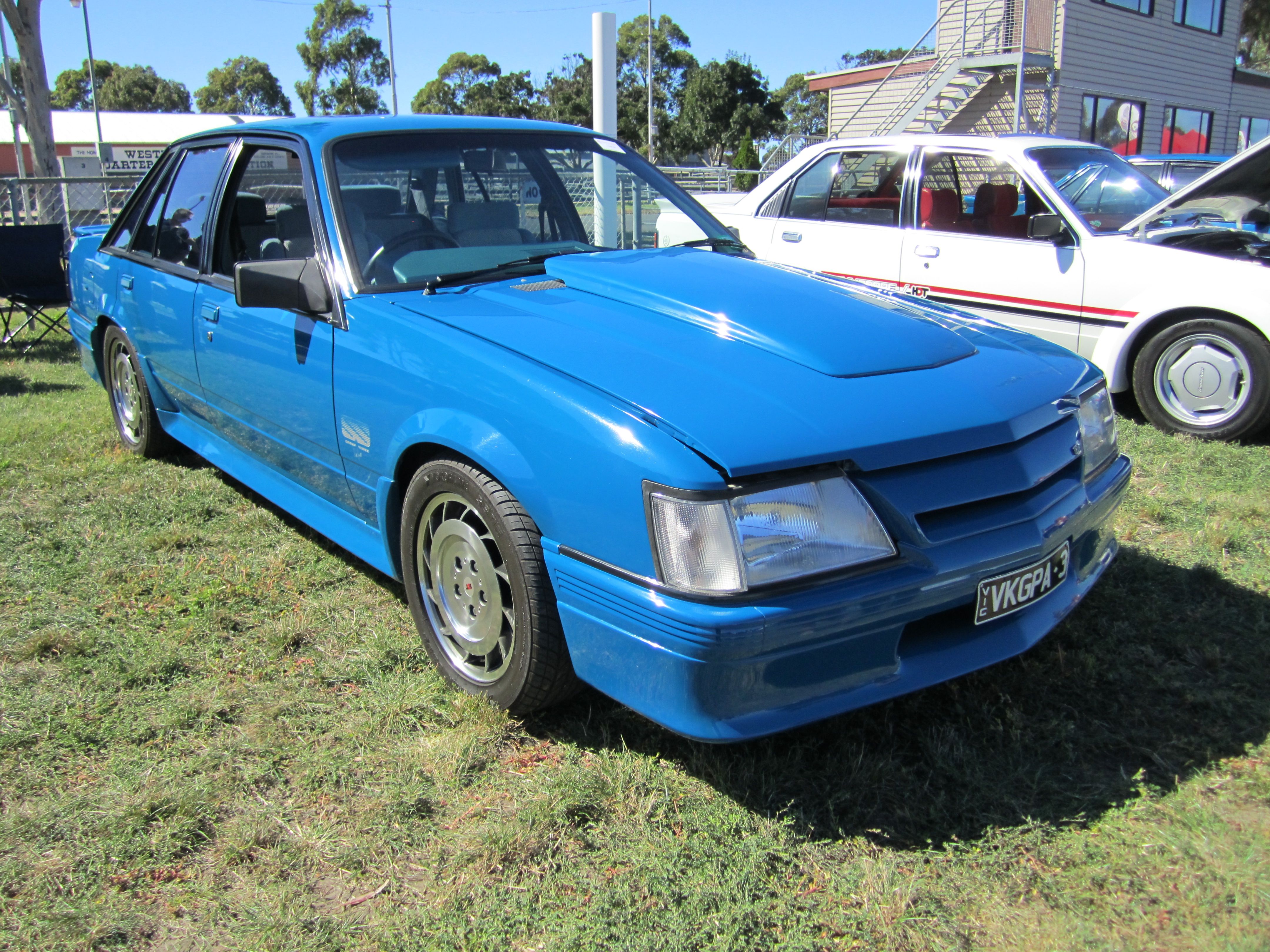 TopWorldAuto >> Photo of Holden Commodore VK