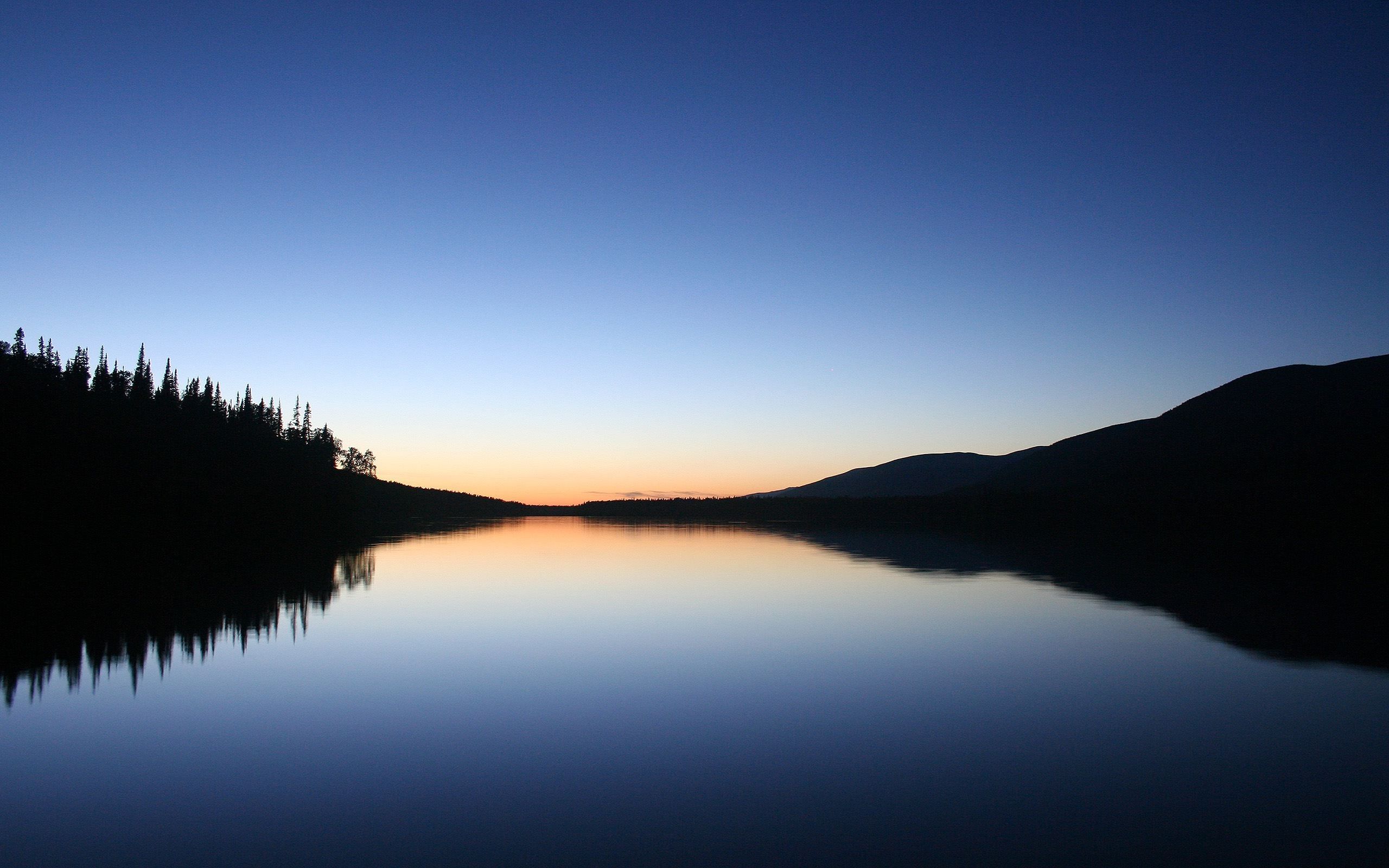 Calm lake MacBook Air Wallpaper Download