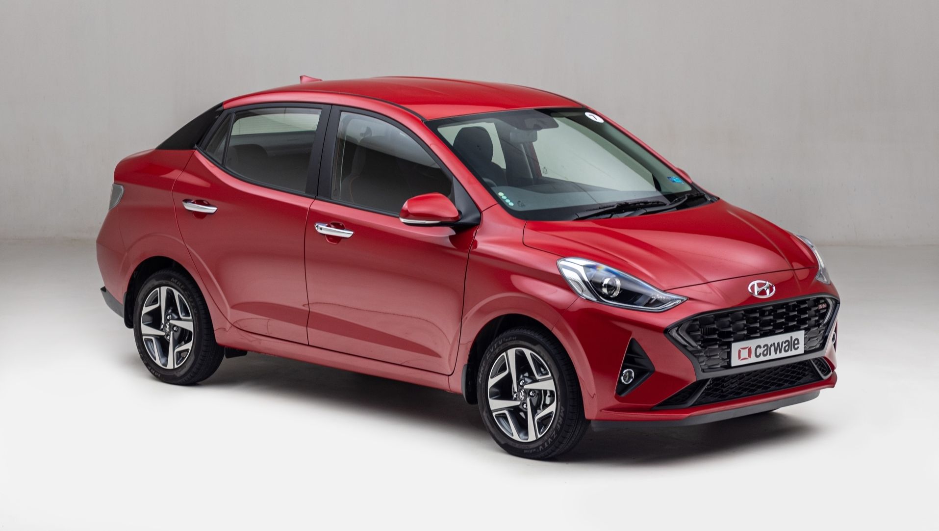Hyundai Aura Image & Exterior Photo Gallery [Images]