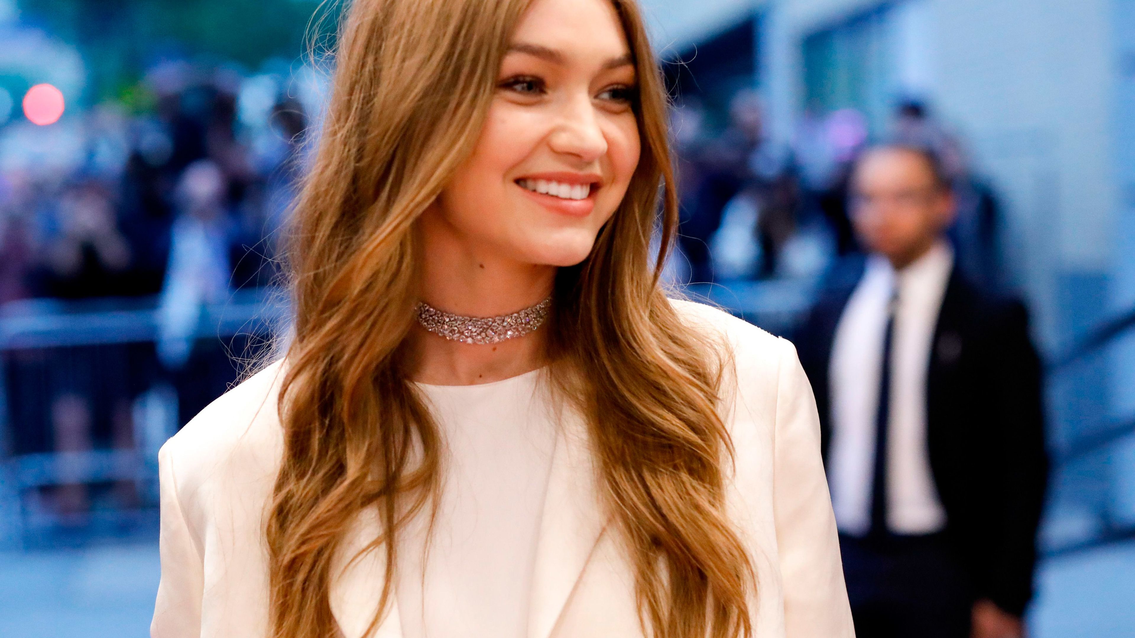 Wallpaper 4k Gigi Hadid Harpers Bazar 2018 Wallpaper