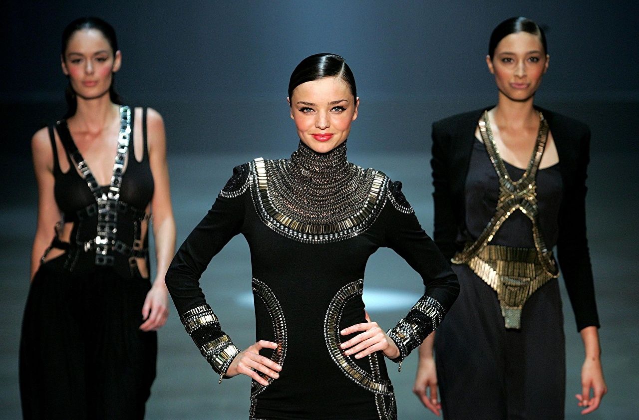 Desktop Wallpaper Miranda Kerr young woman Dress