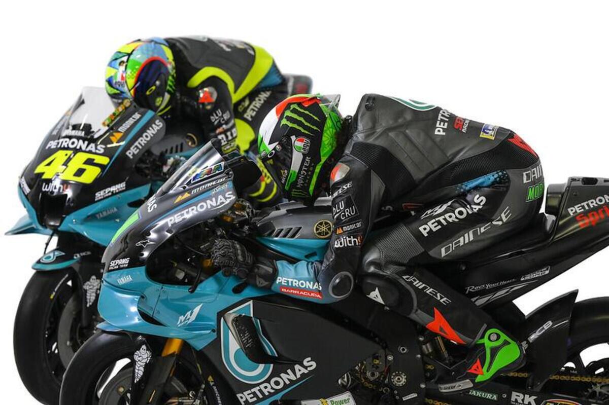 MotoGP. All the photo of Valentino Rossi's Yamaha M1 Petronas SRT [GALLERY]