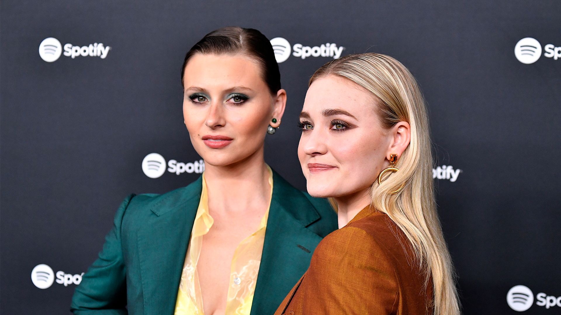 Aly And AJ Michalka To Put On A Livestream To Raise Funds For COVID 19 Relief This Month Raleigh Durham
